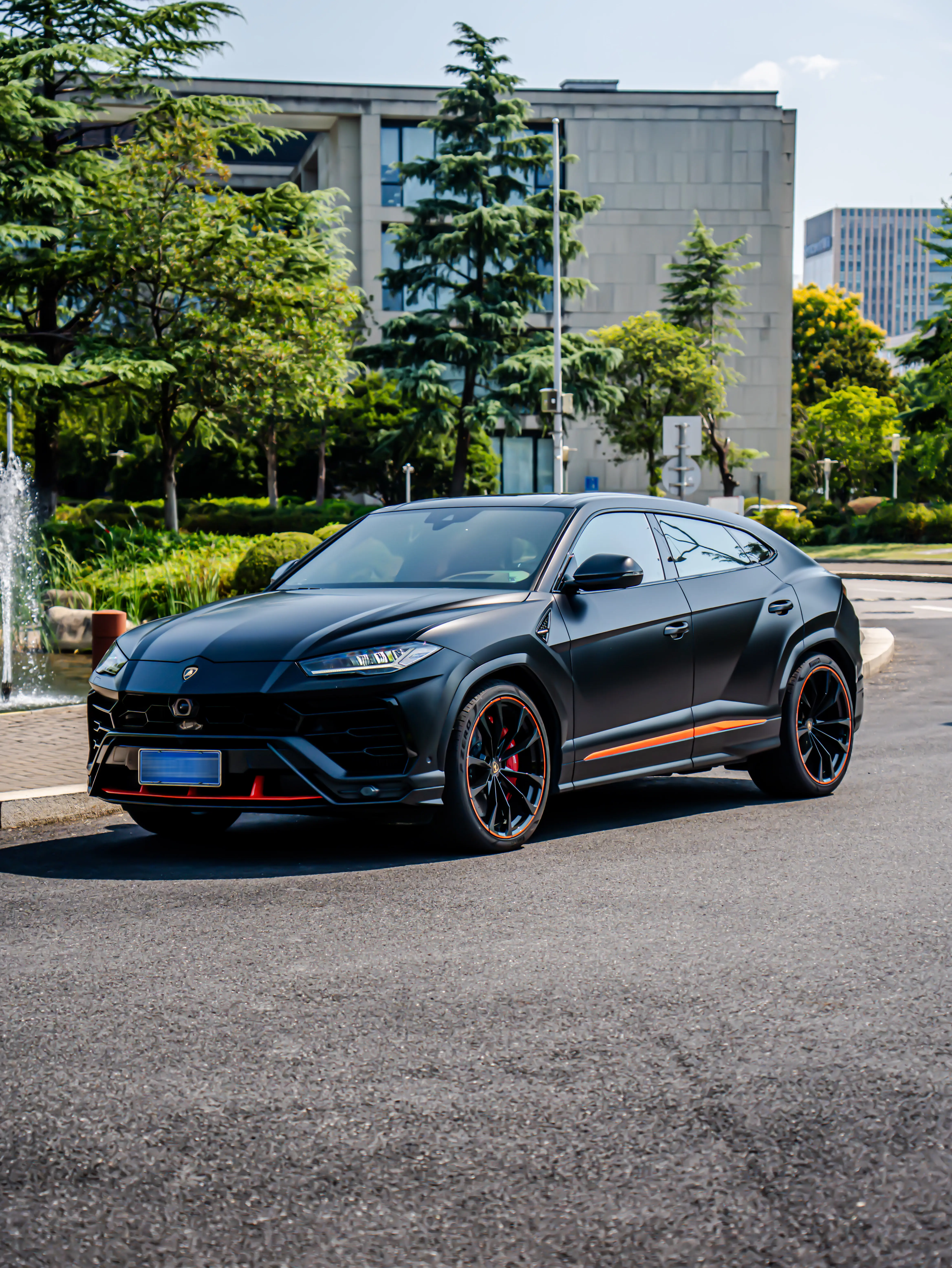 Lamborghini Urus  из Китая