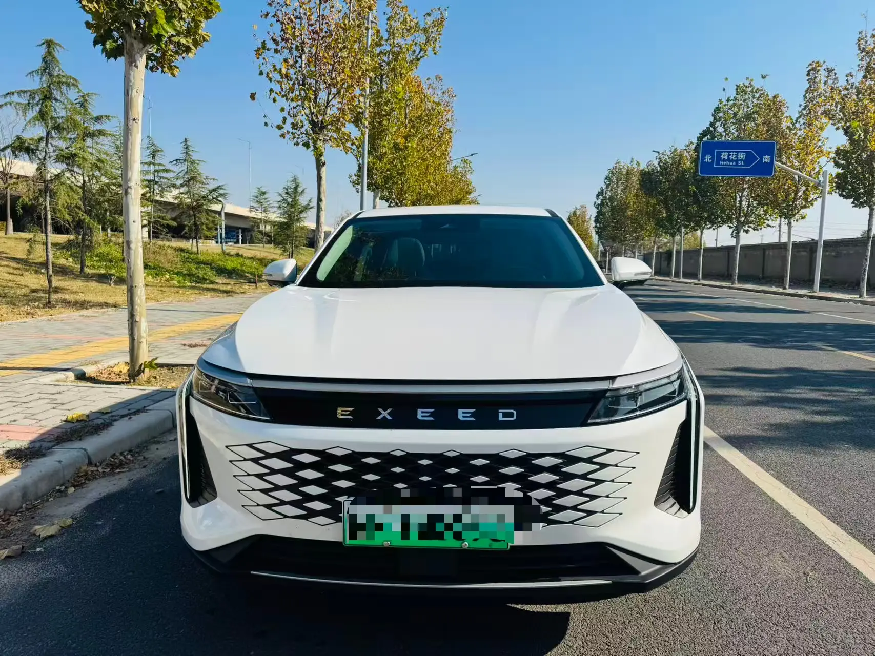 Exeed Xingtu Yaoguang C-DM  из Китая