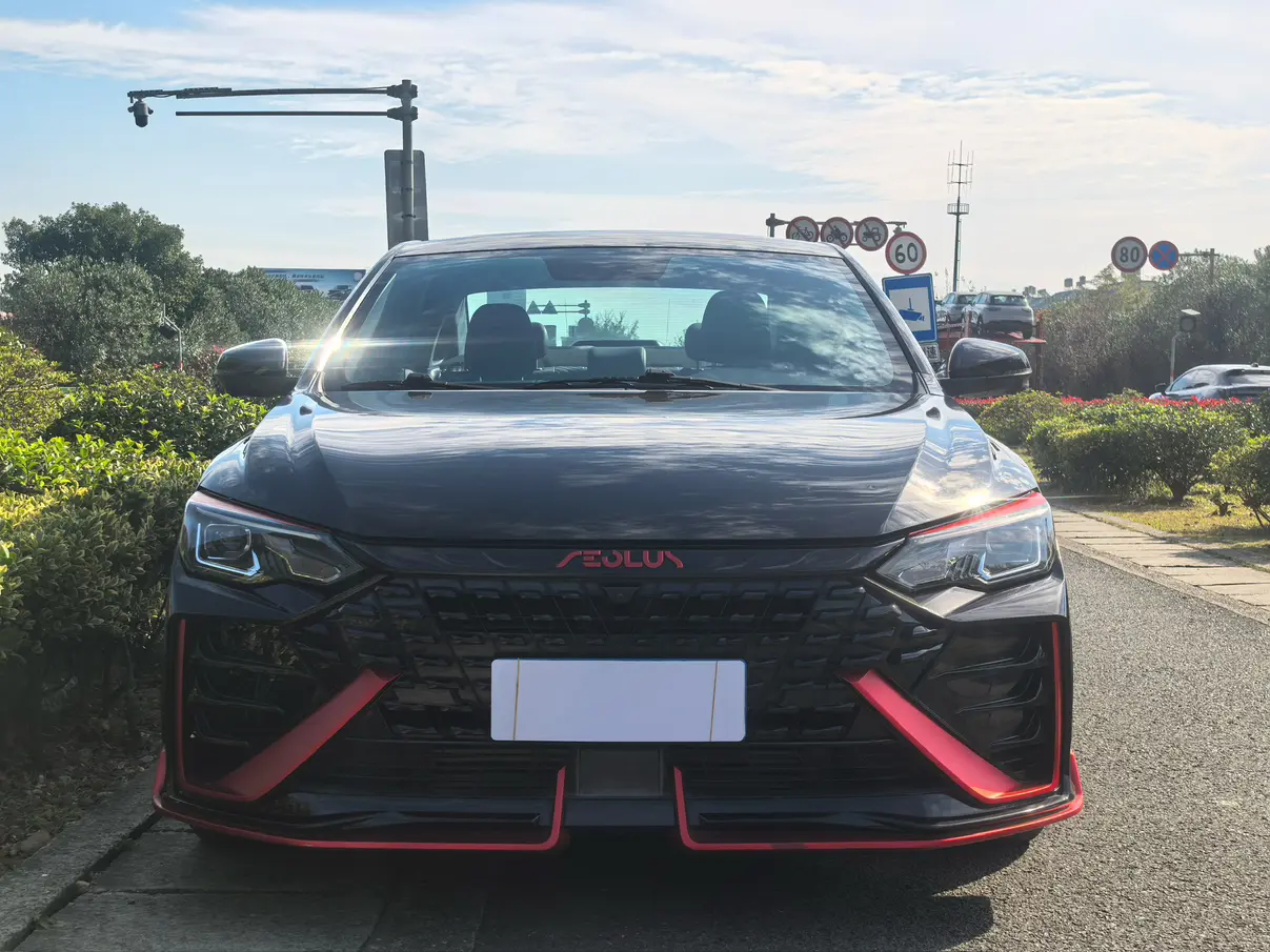 Dongfeng Yixuan MAX  из Китая