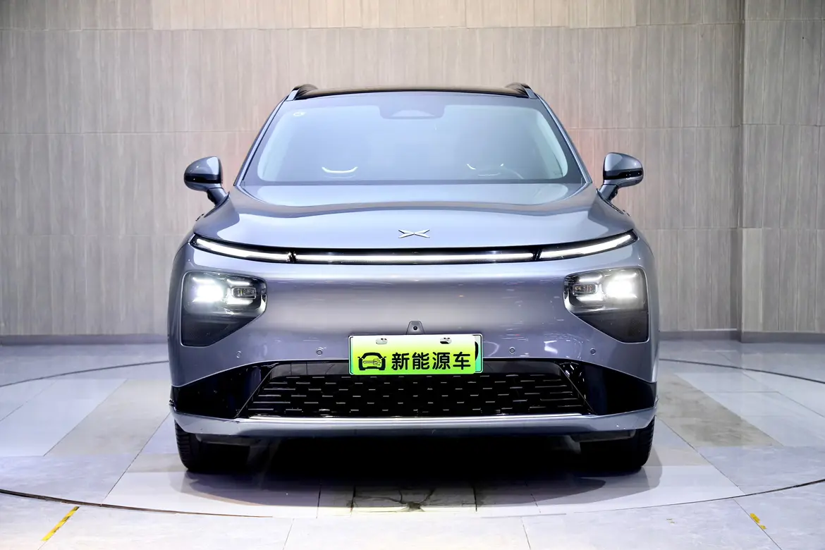 Xpeng G9  из Китая