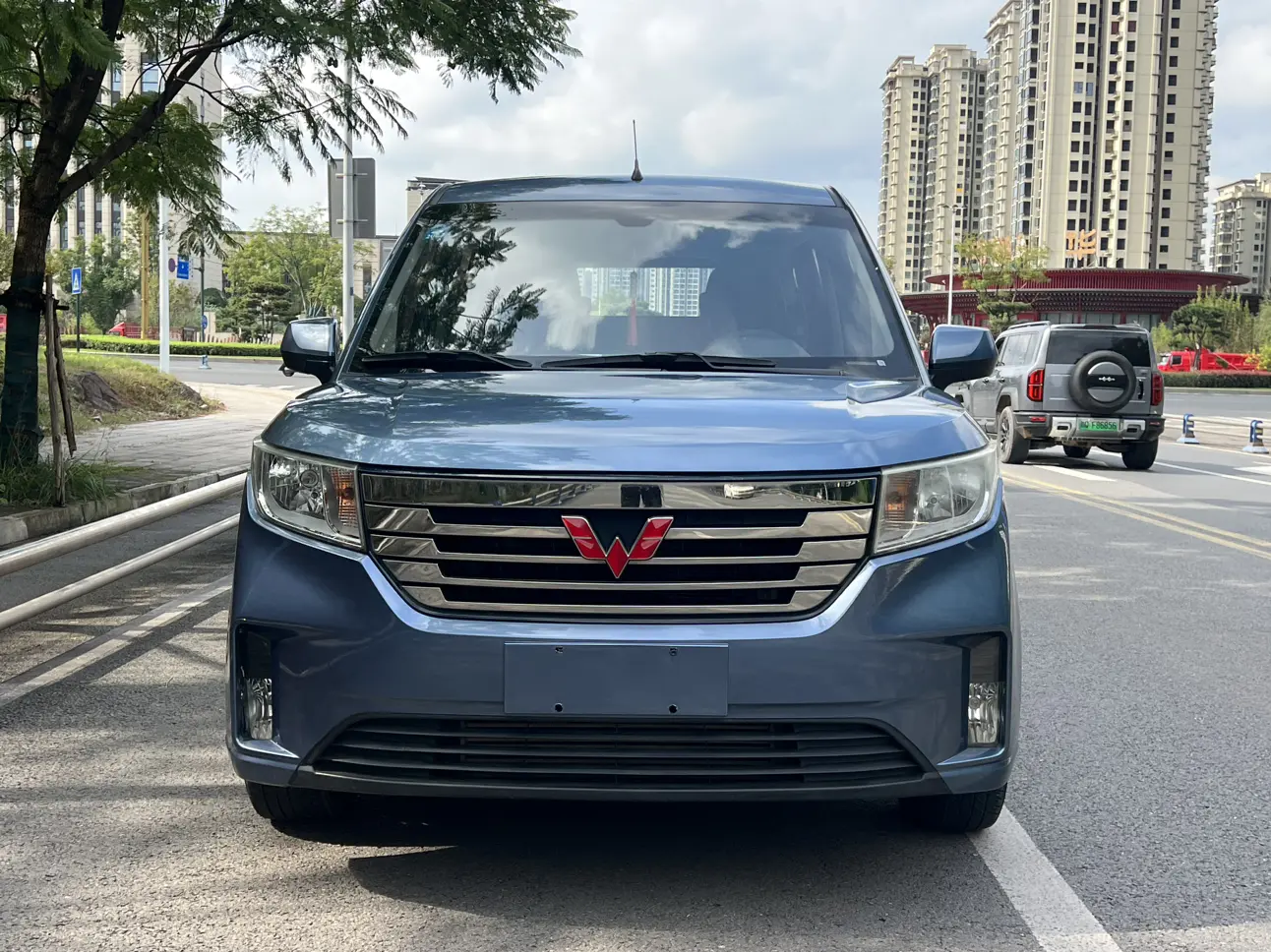 Wuling Hongguang PLUS  из Китая
