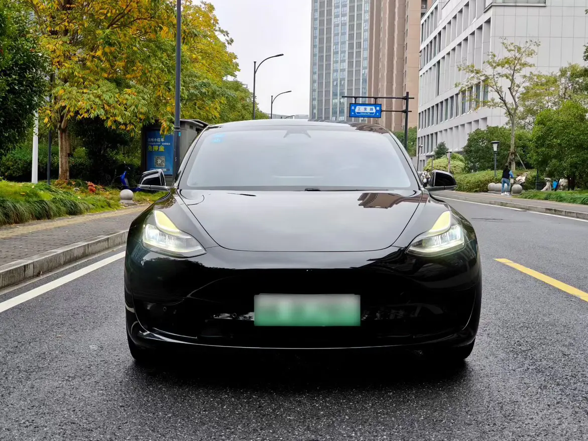 Tesla Model 3  из Китая