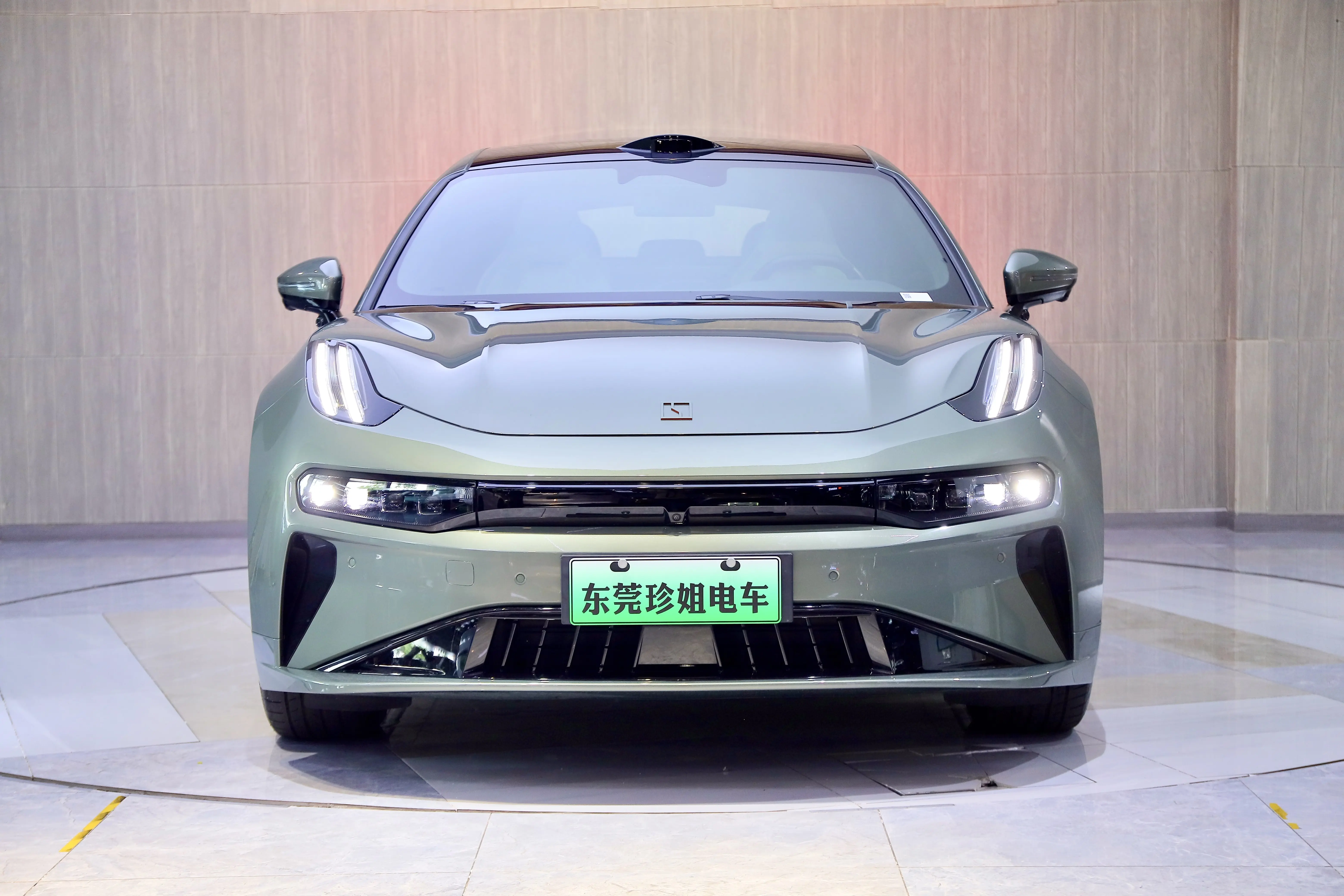 ZEEKR 001  из Китая