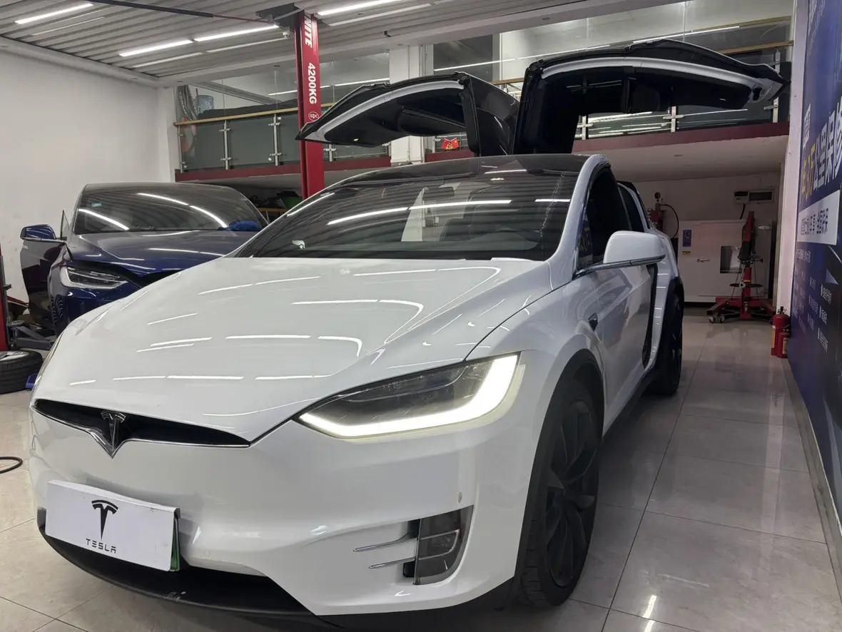 Tesla Model X  из Китая