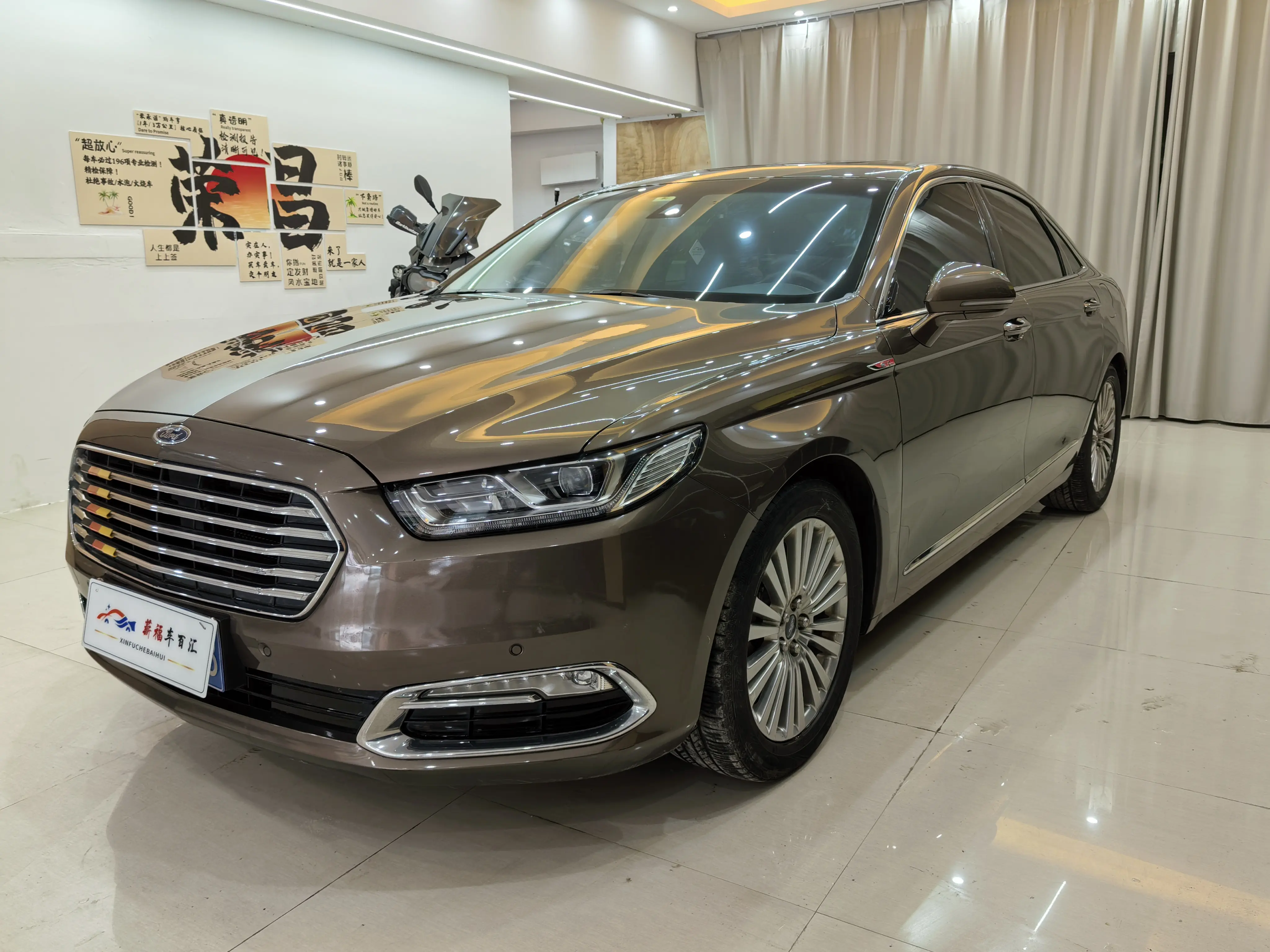 Ford Taurus  из Китая