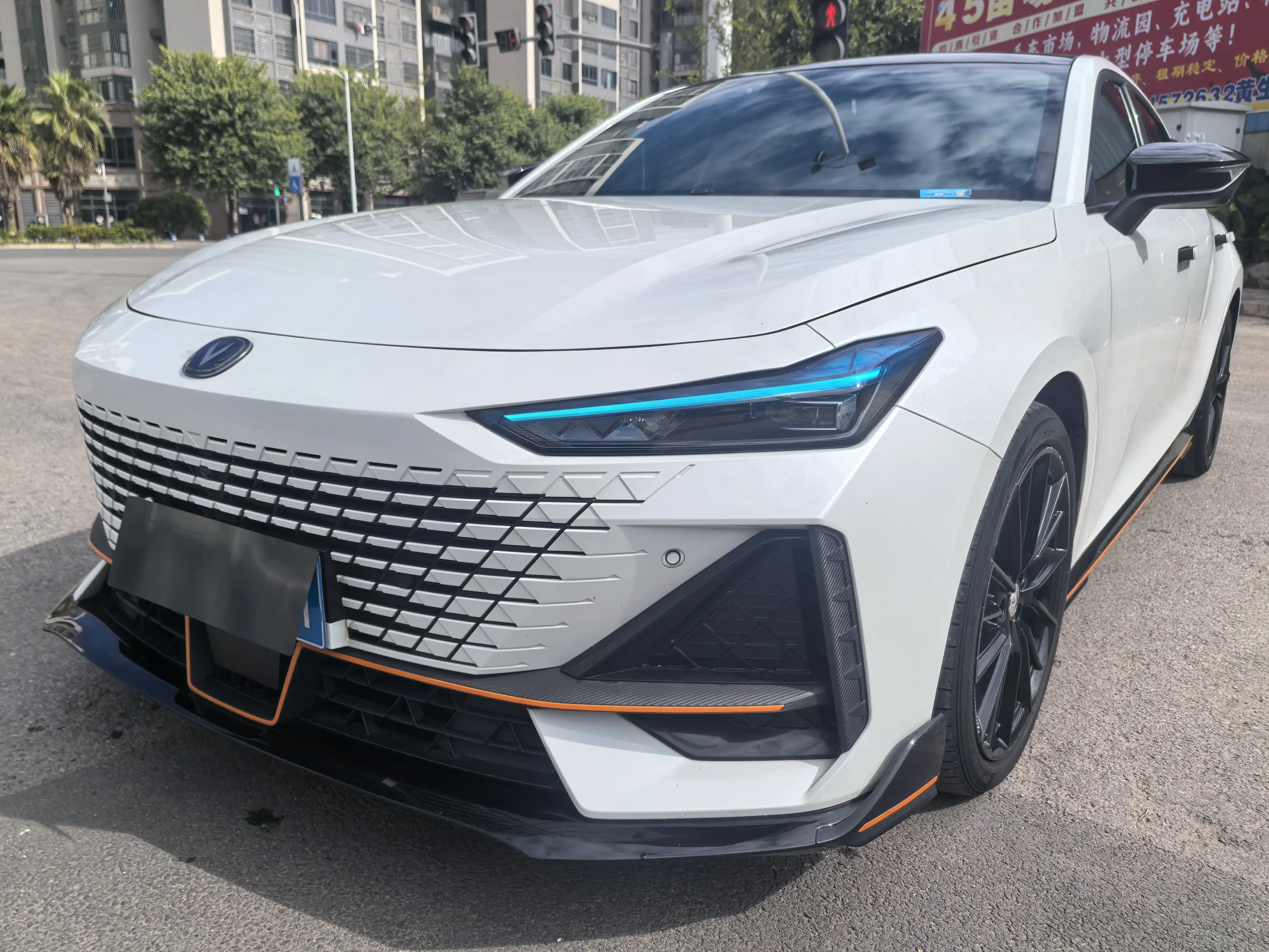 Changan UNI-V  из Китая