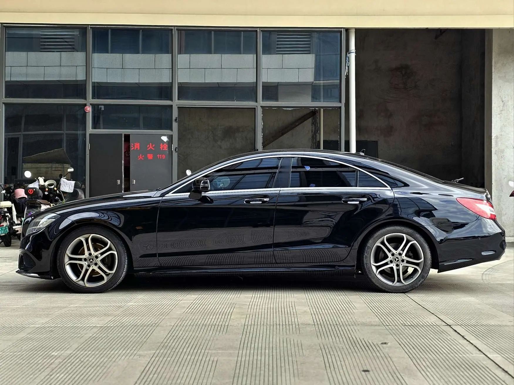 Mercedes-Benz Mercedes Benz CLS  из Китая