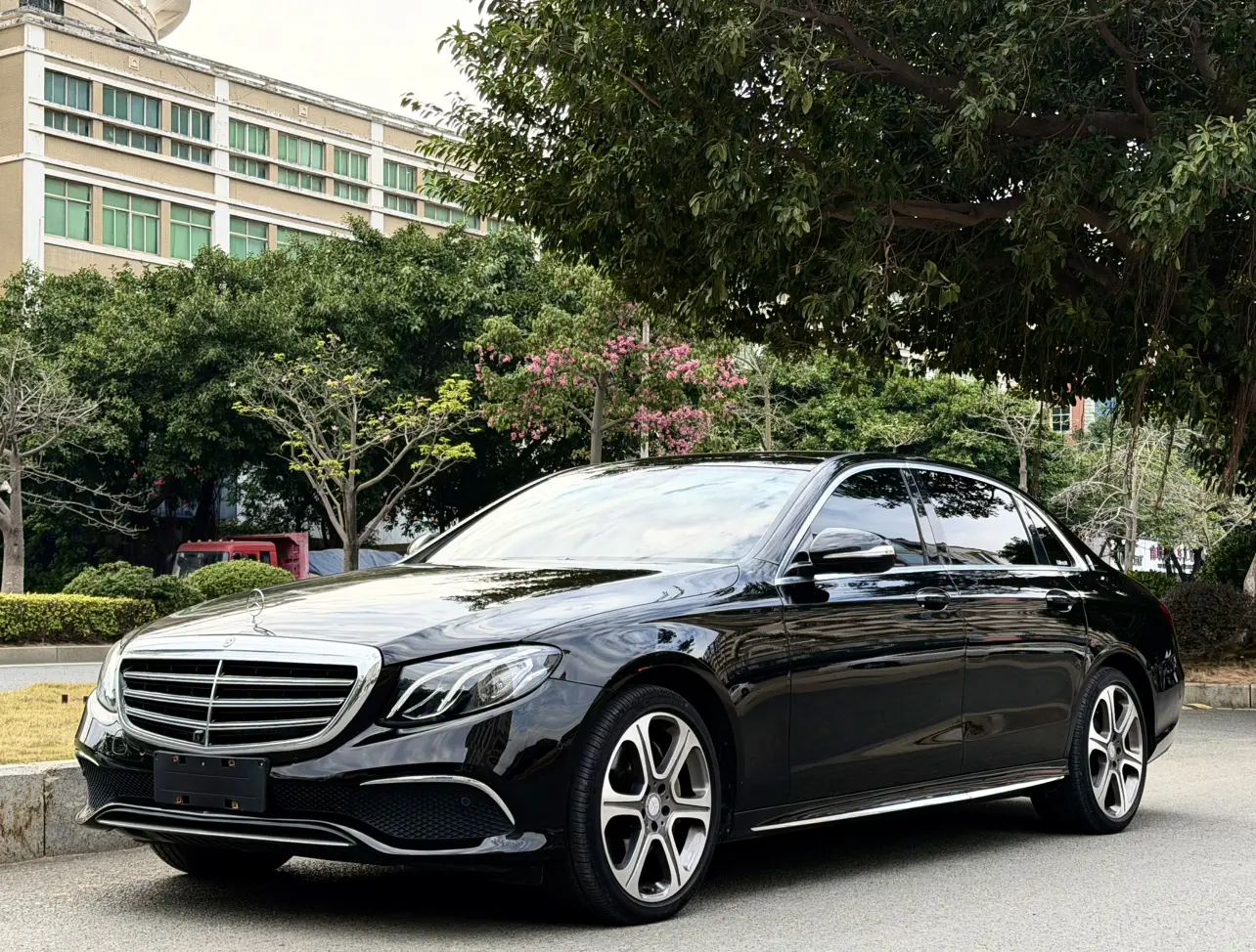 Mercedes-Benz E-Class  из Китая