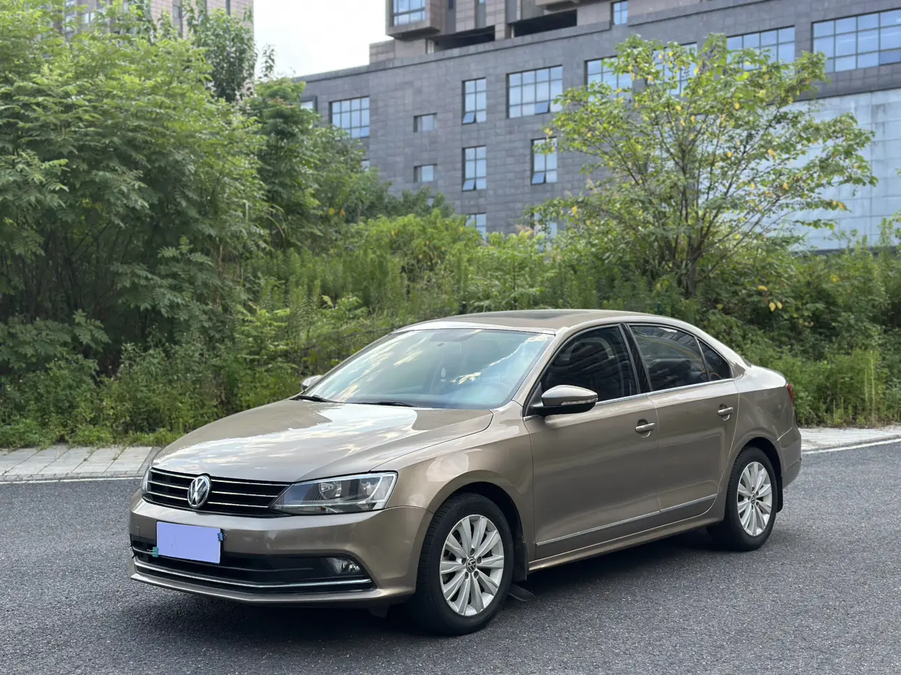 Volkswagen Sagitar  из Китая