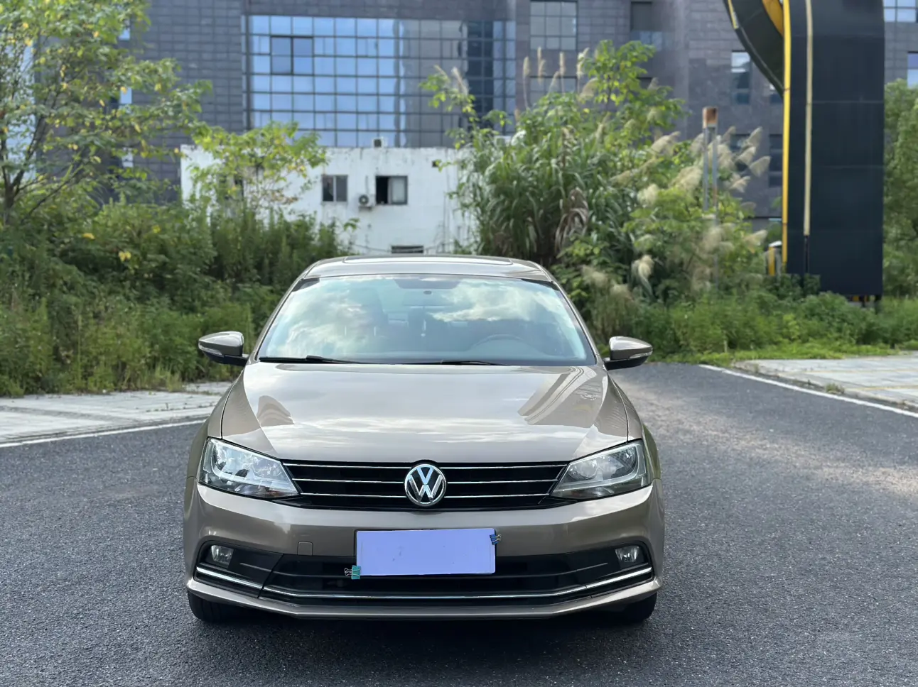 Volkswagen Sagitar  из Китая
