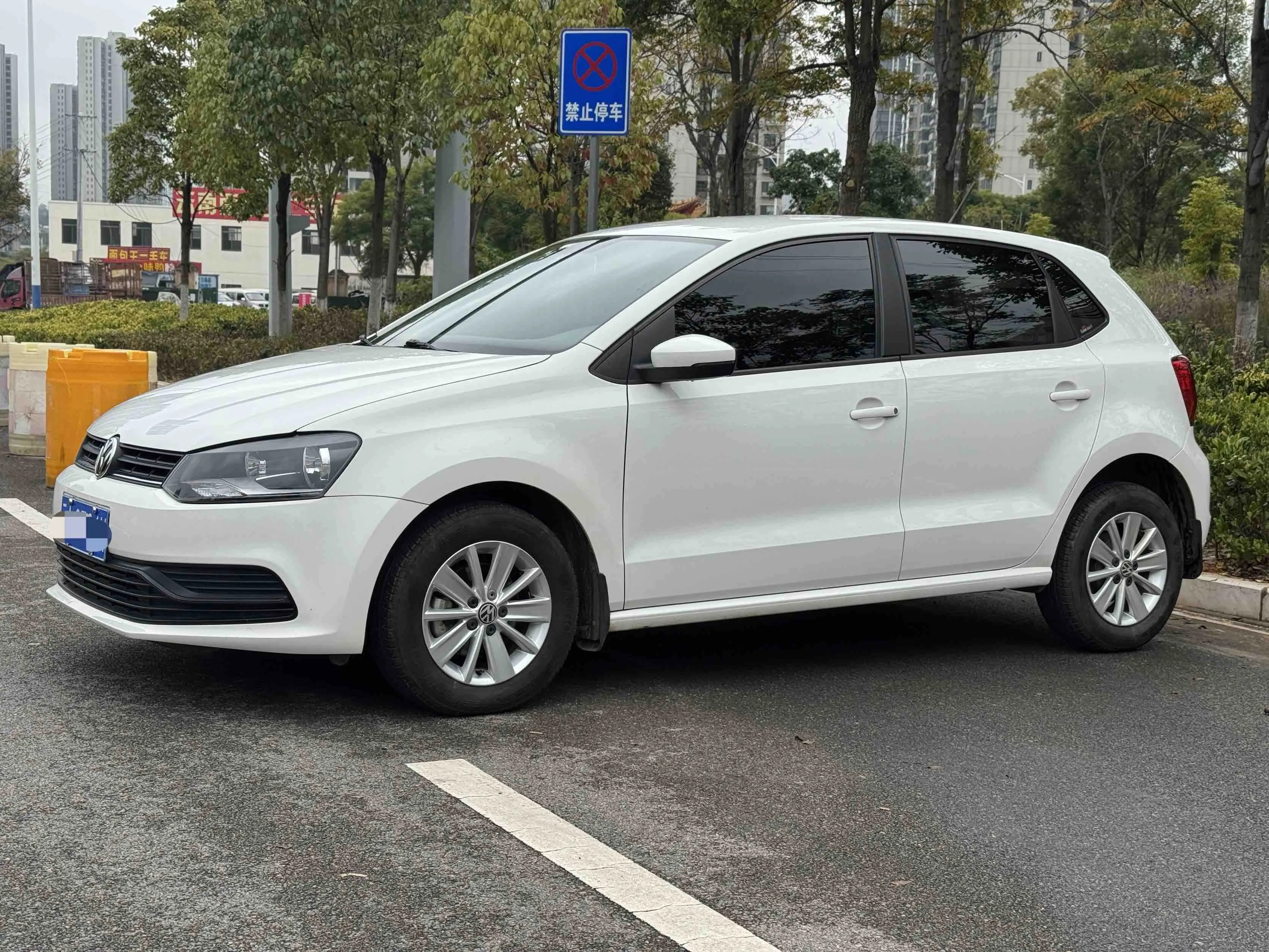 Volkswagen Polo  из Китая