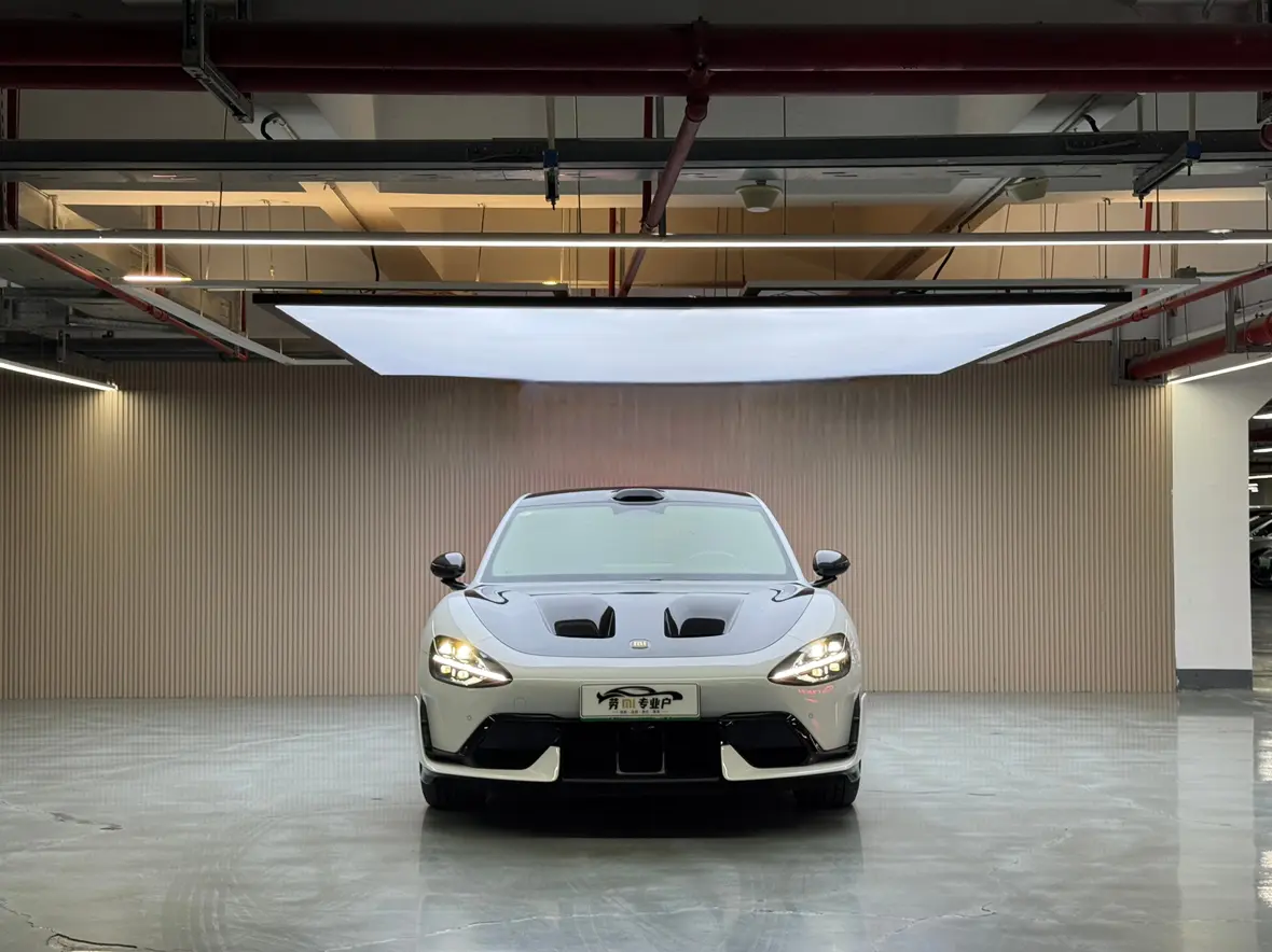 Xiaomi car Xiaomi SU7 Ultra  из Китая