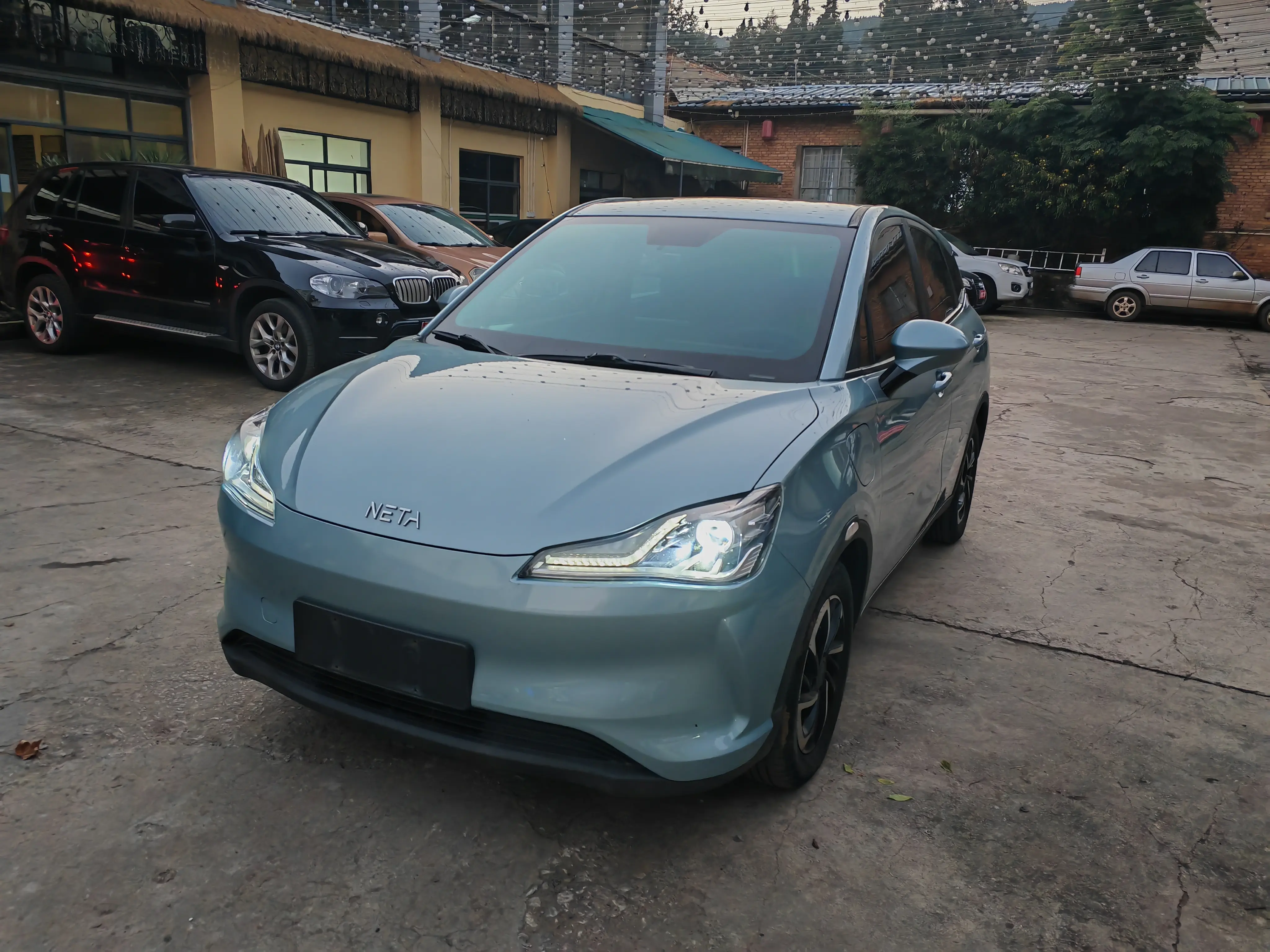 NETA Nezha V  из Китая