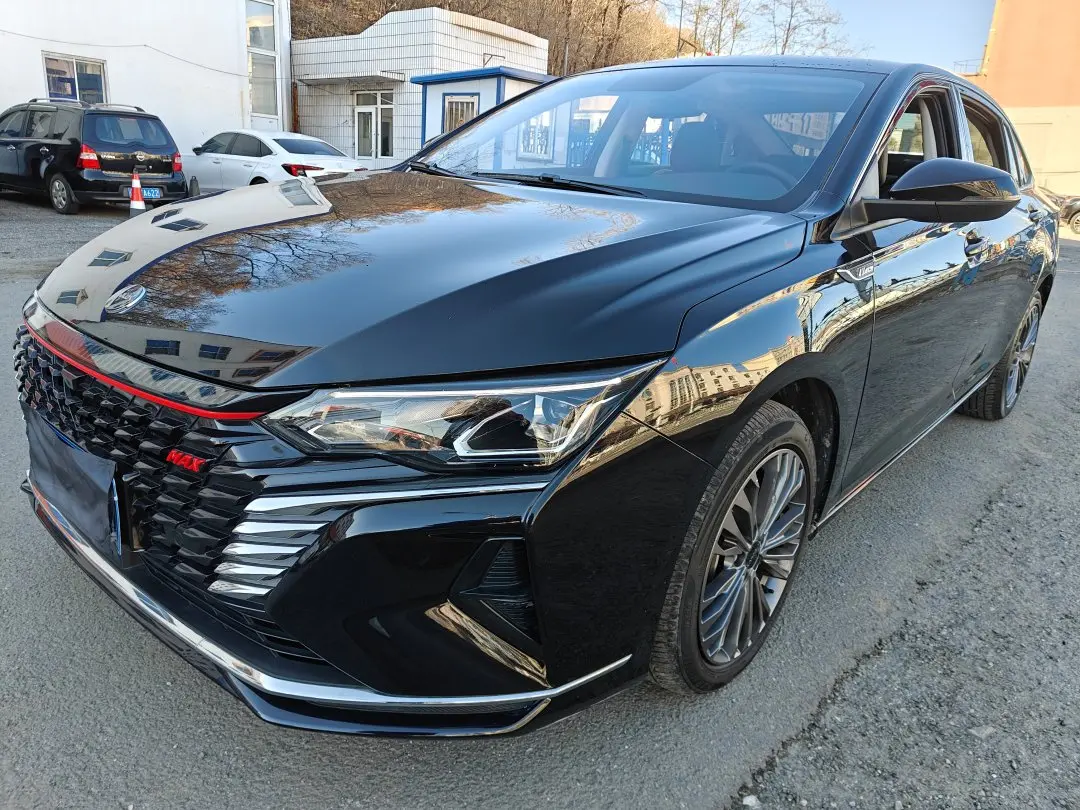 Dongfeng Yixuan MAX  из Китая