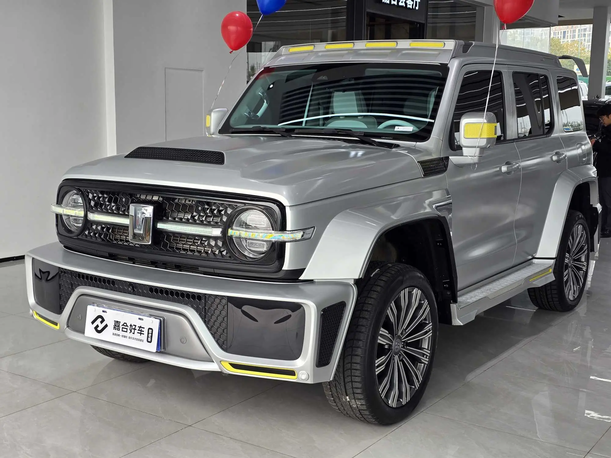 Tank Cyber  300  из Китая