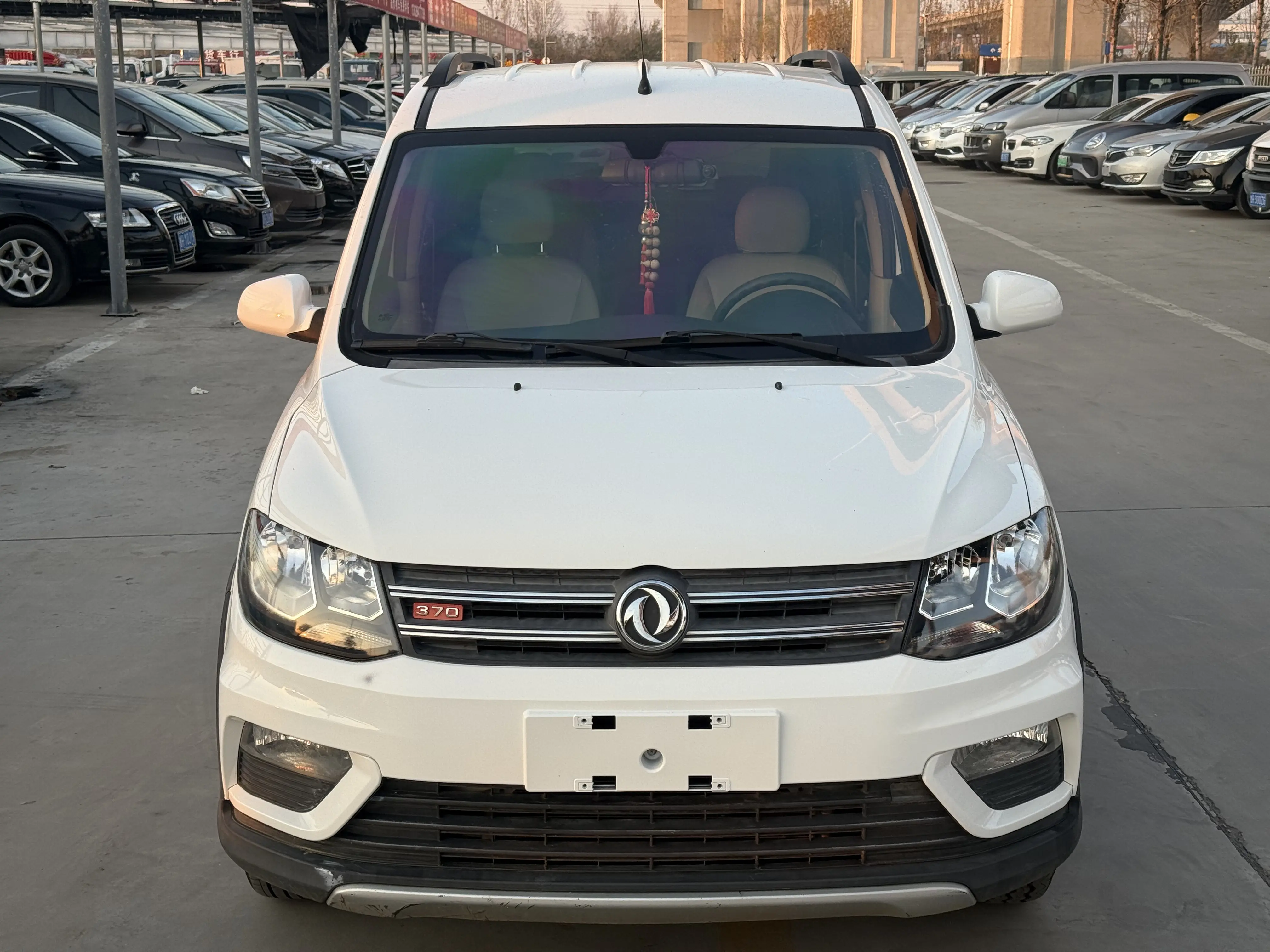 Dongfeng Fengon 370  из Китая