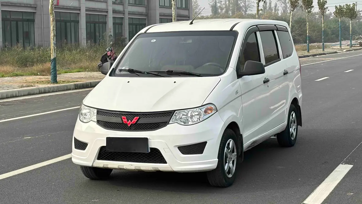 Wuling Hongguang  из Китая
