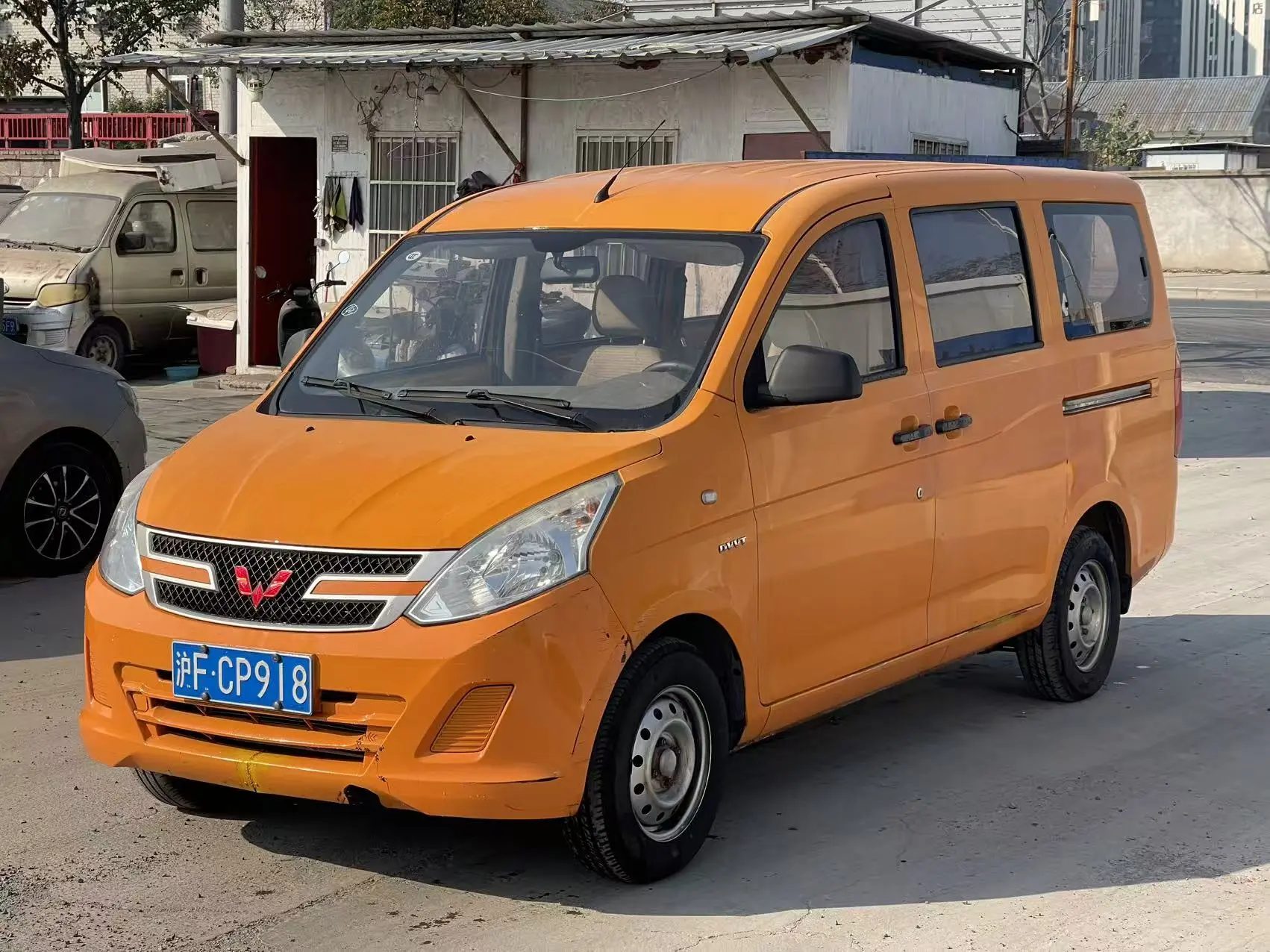 Wuling Rongguang V  из Китая