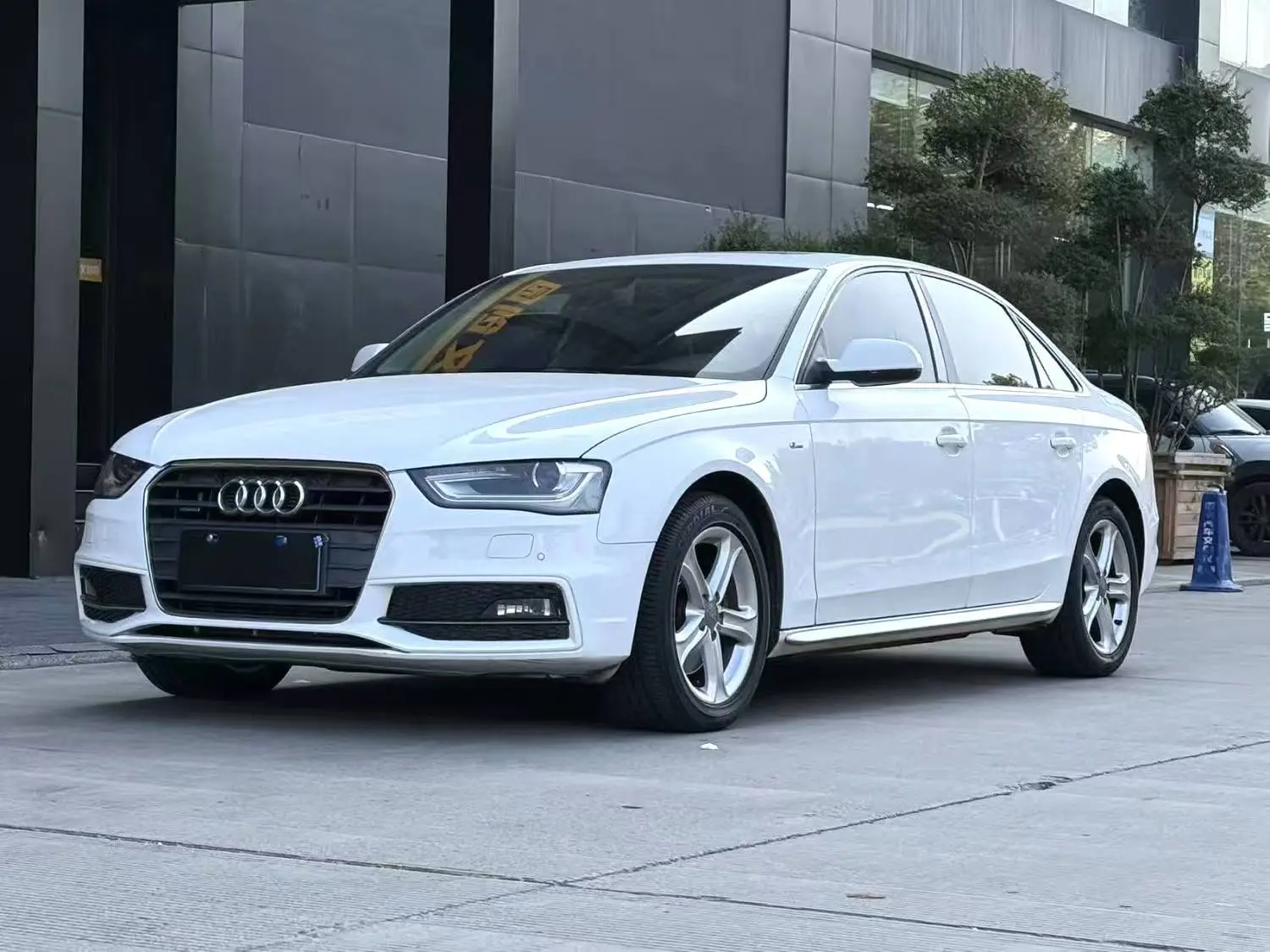 Audi A4L  из Китая