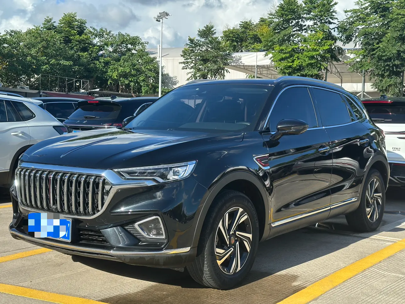 Hongqi HS5  из Китая