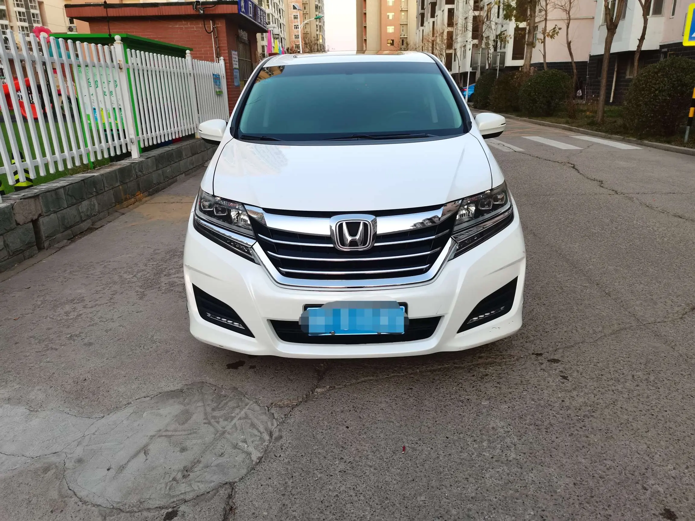 Honda Elysion (Alison)  из Китая