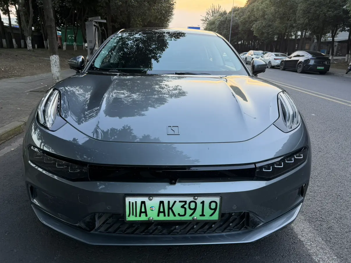 ZEEKR 001  из Китая