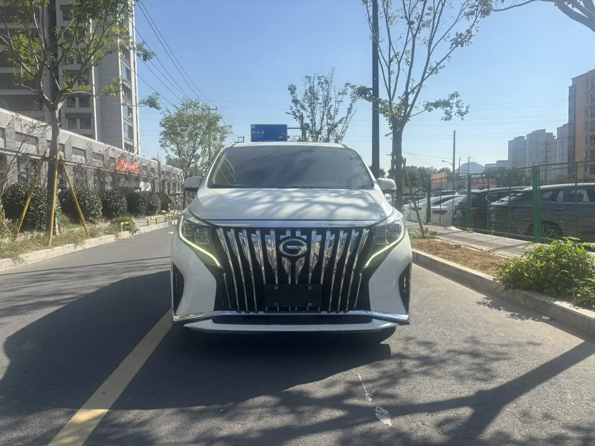 GAC Trumpchi M8  из Китая