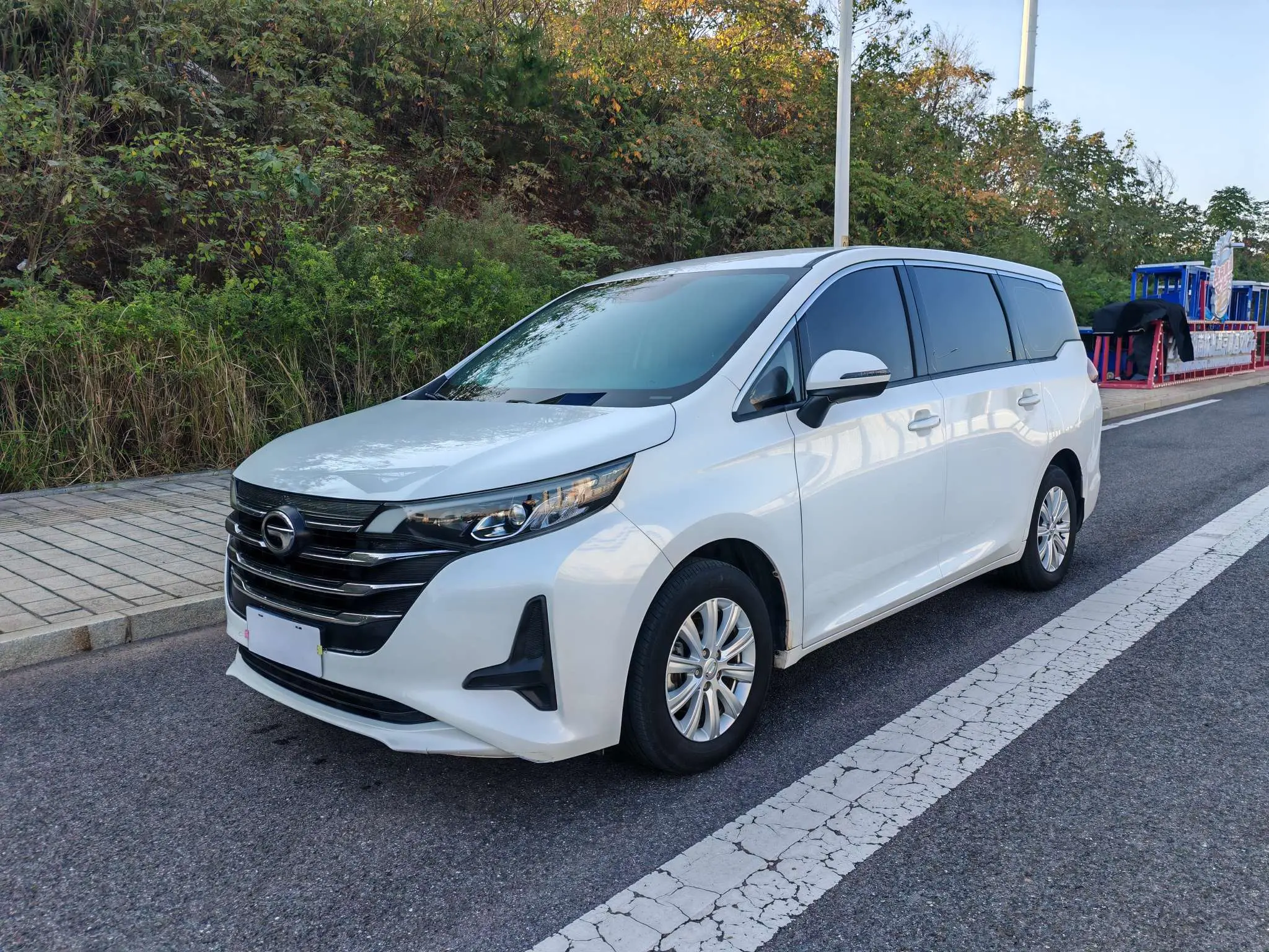 GAC Trumpchi M6  из Китая