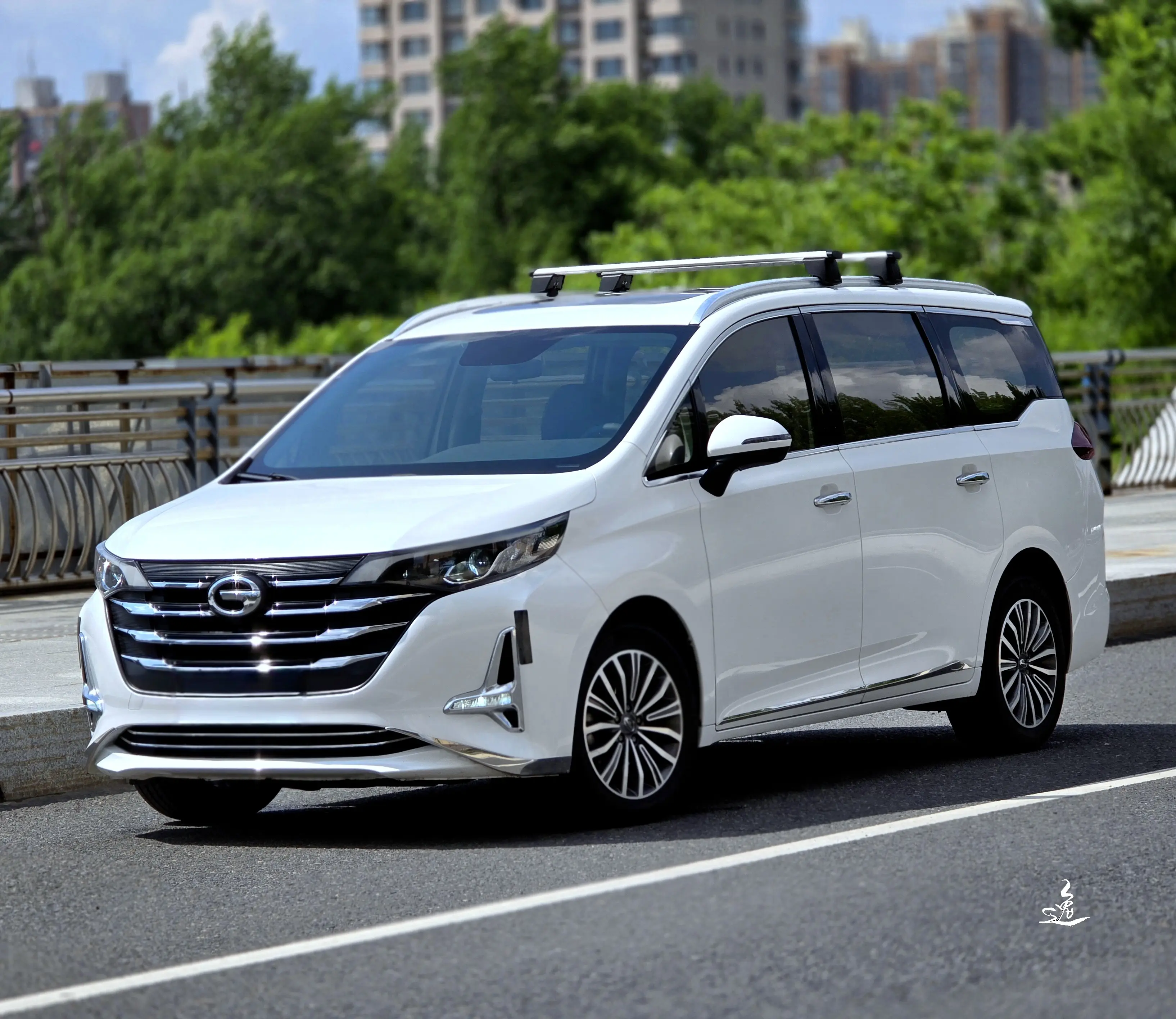 GAC Trumpchi M6  из Китая