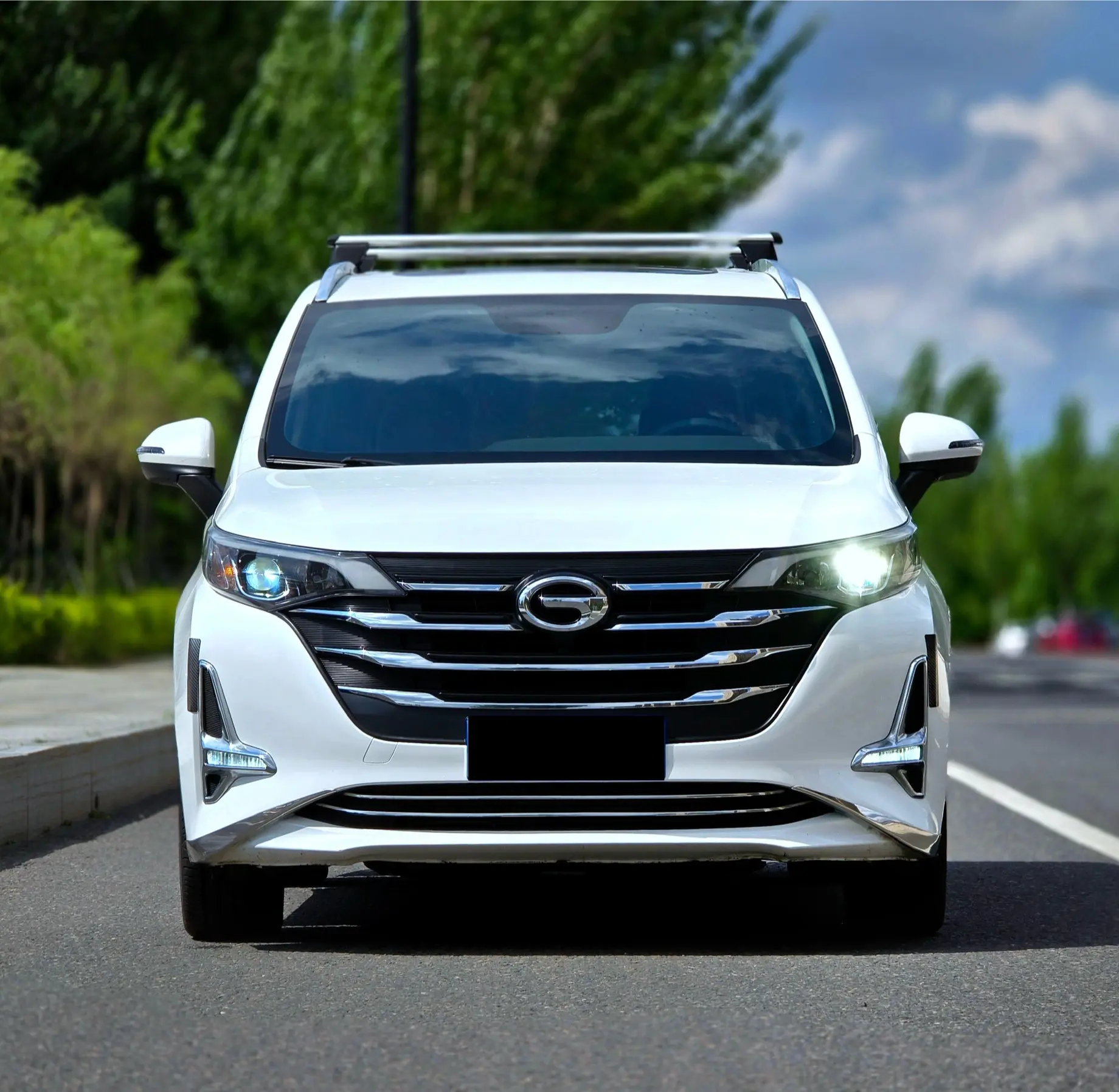 GAC Trumpchi M6  из Китая