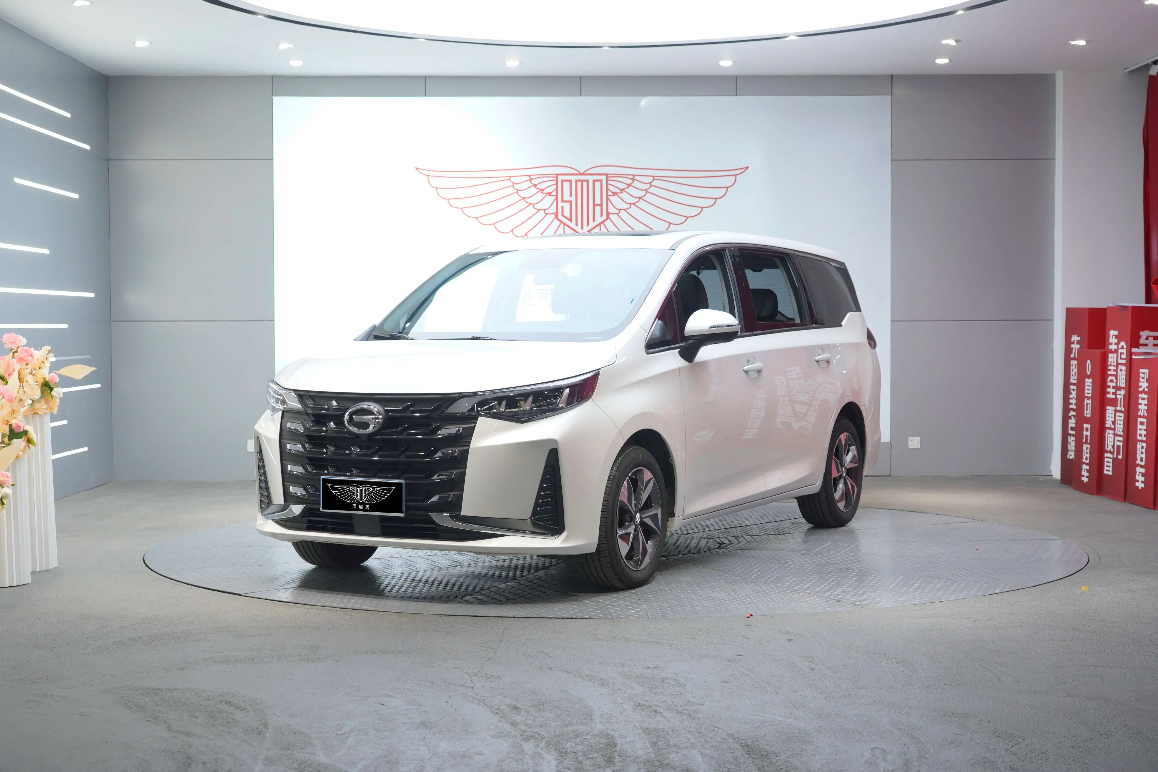 GAC Trumpchi M6  из Китая