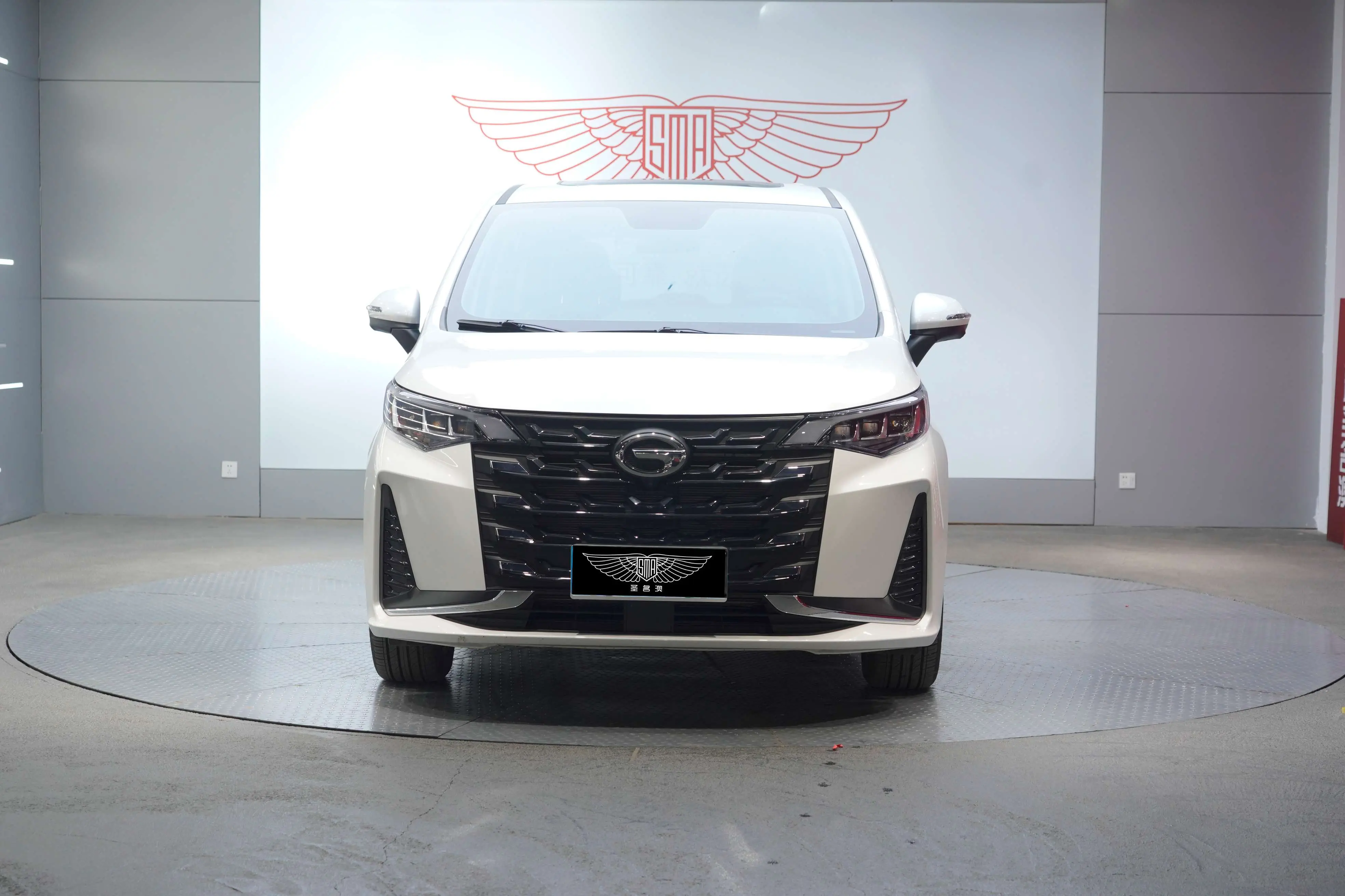 GAC Trumpchi M6  из Китая