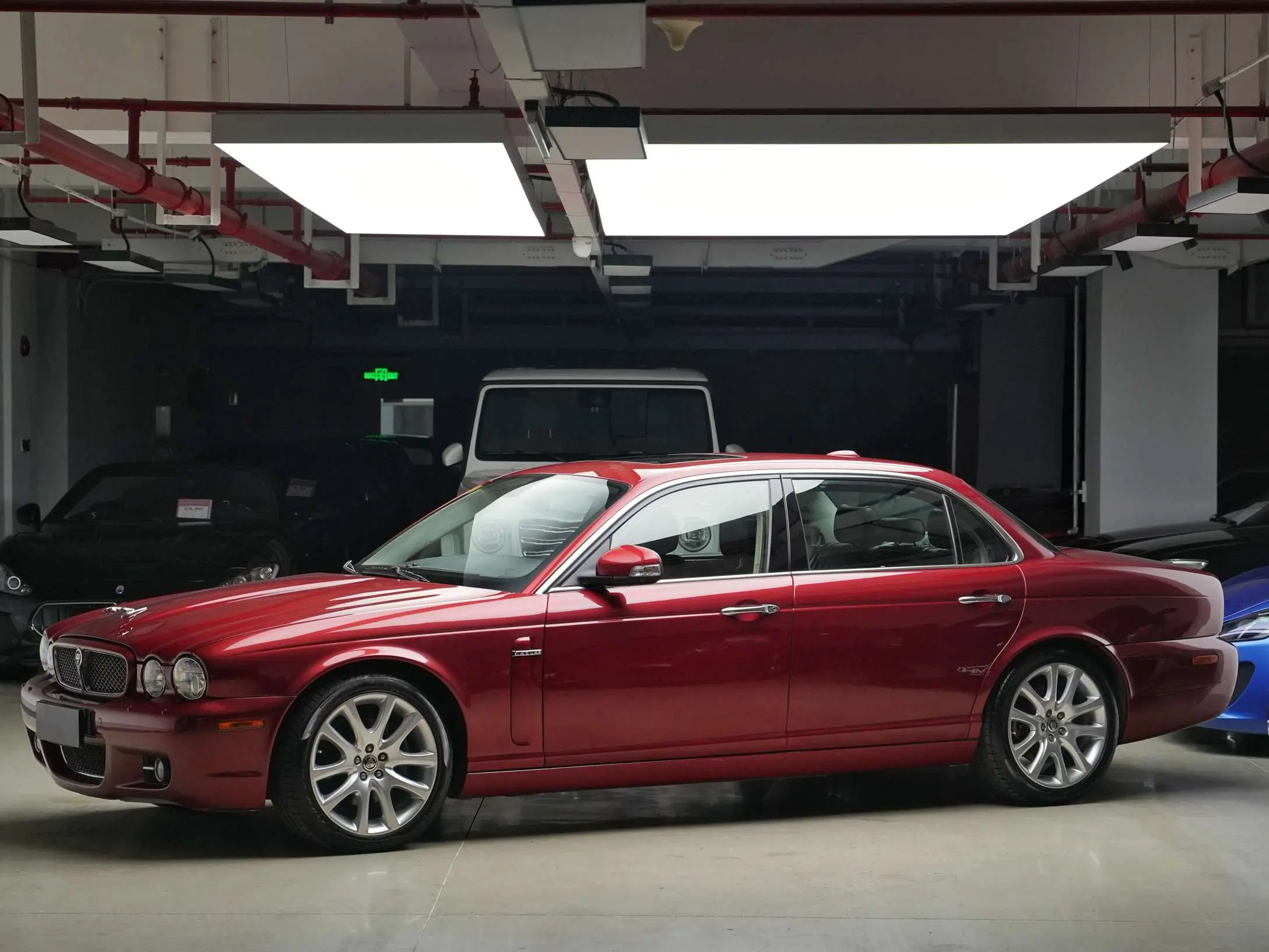 Jaguar XJ  из Китая