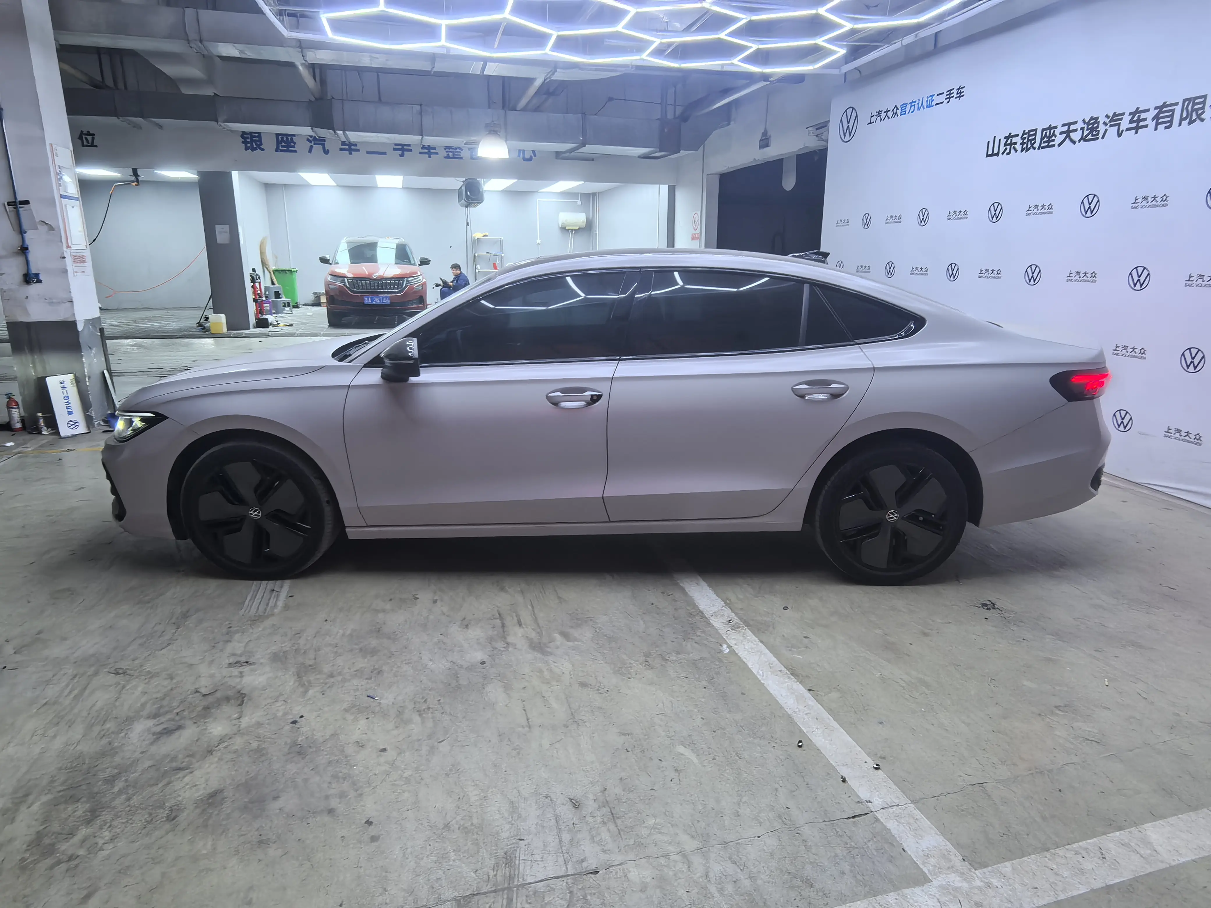 Volkswagen Passat  из Китая