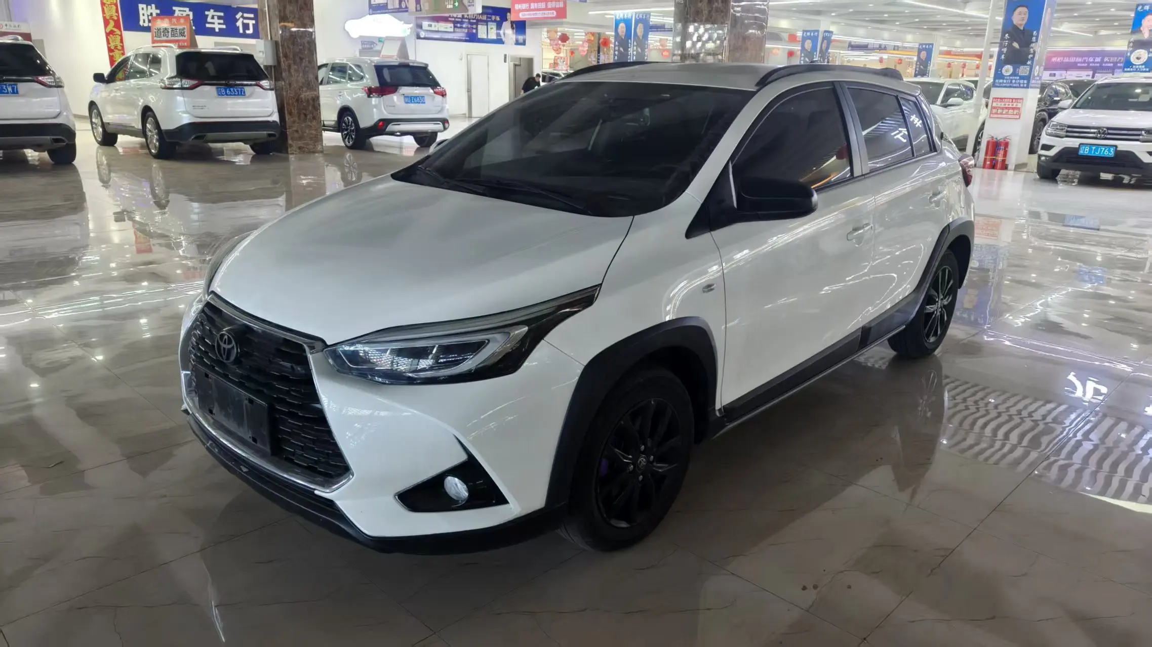 Toyota Yaris L  из Китая