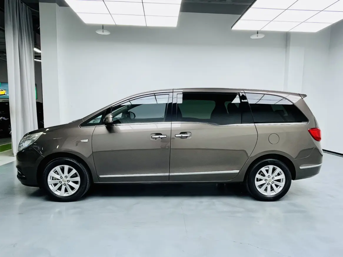 Buick GL8  из Китая