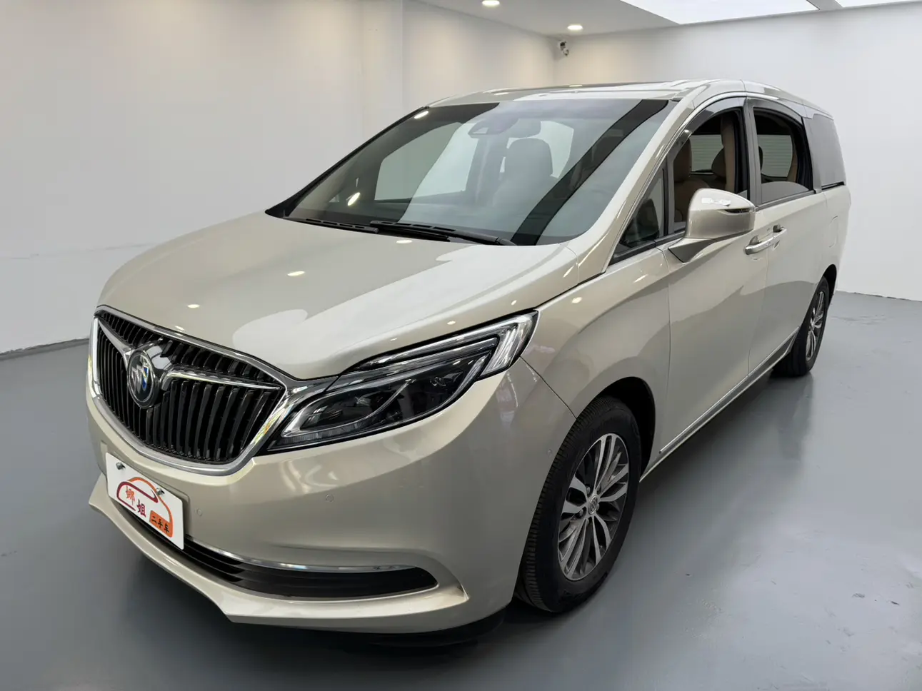 Buick GL8  из Китая