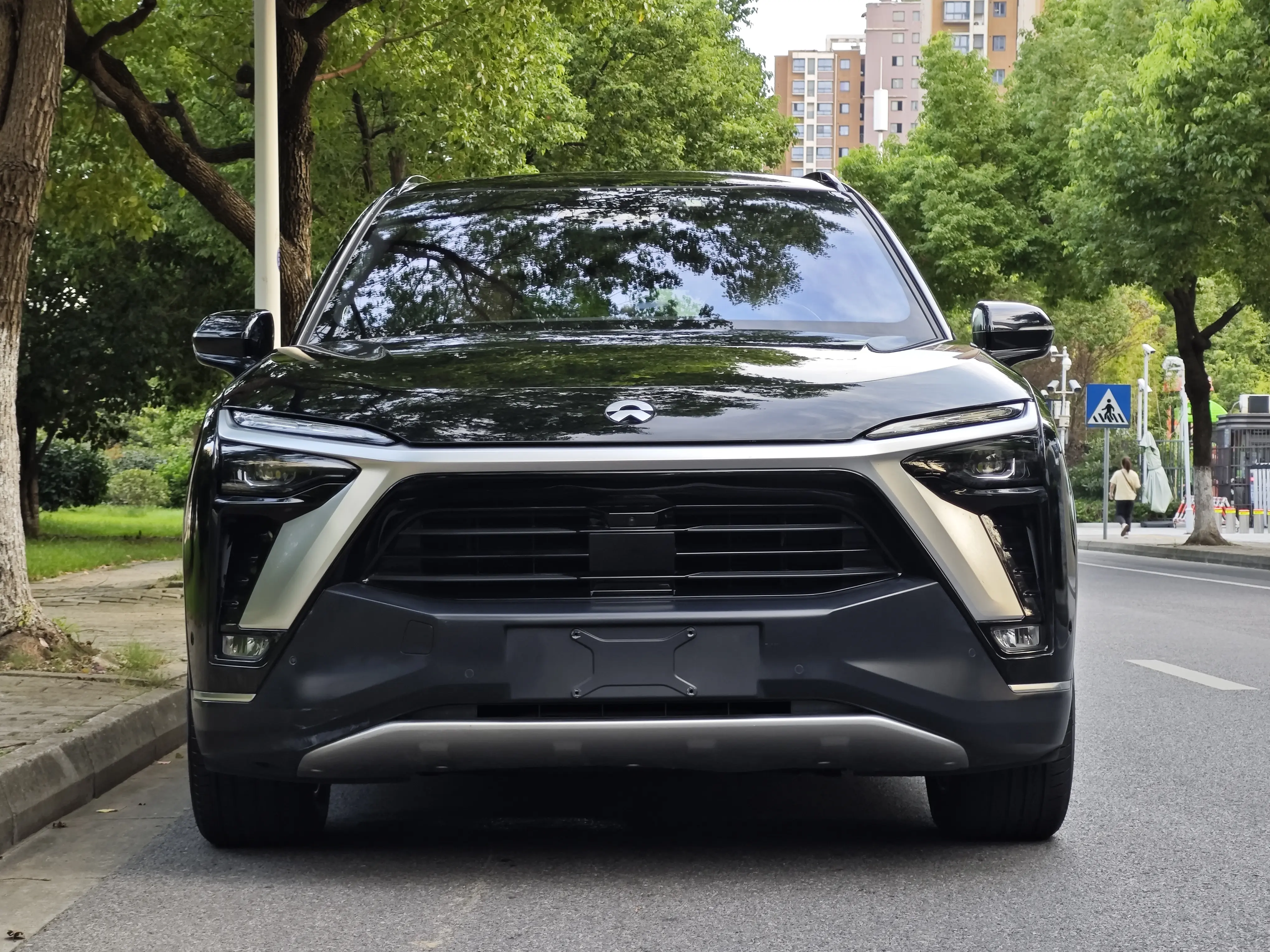 NIO ES8  из Китая