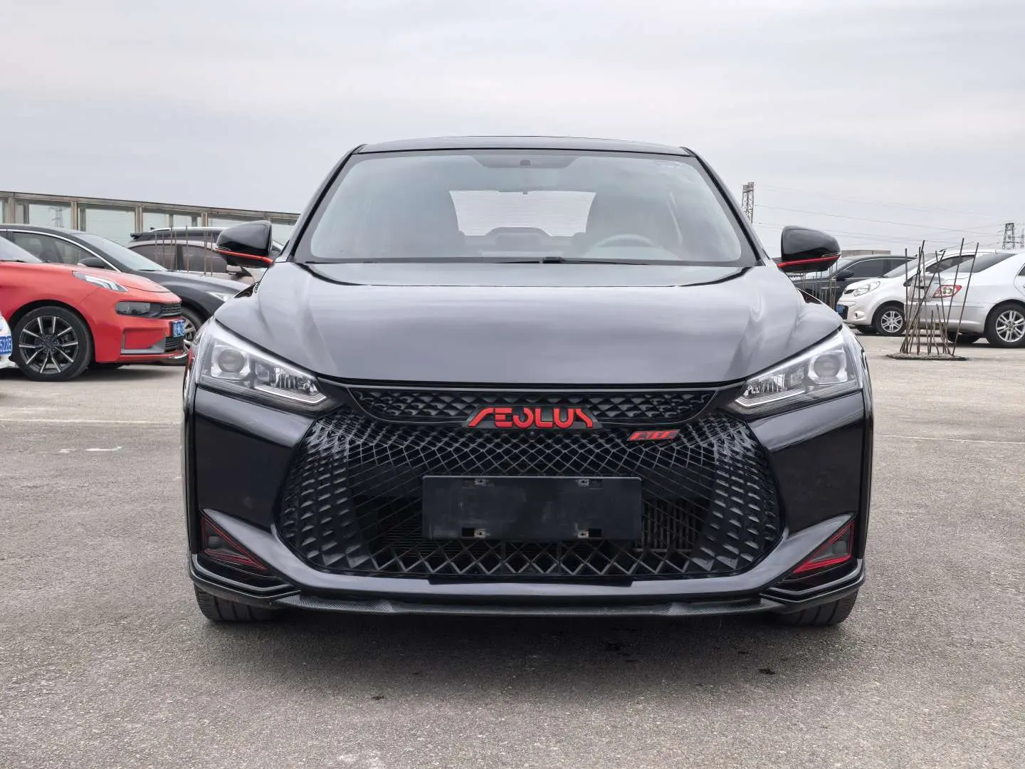 Dongfeng Yixuan  из Китая