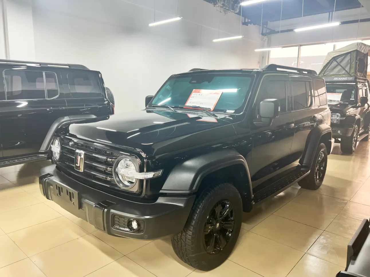 Tank 300  из Китая