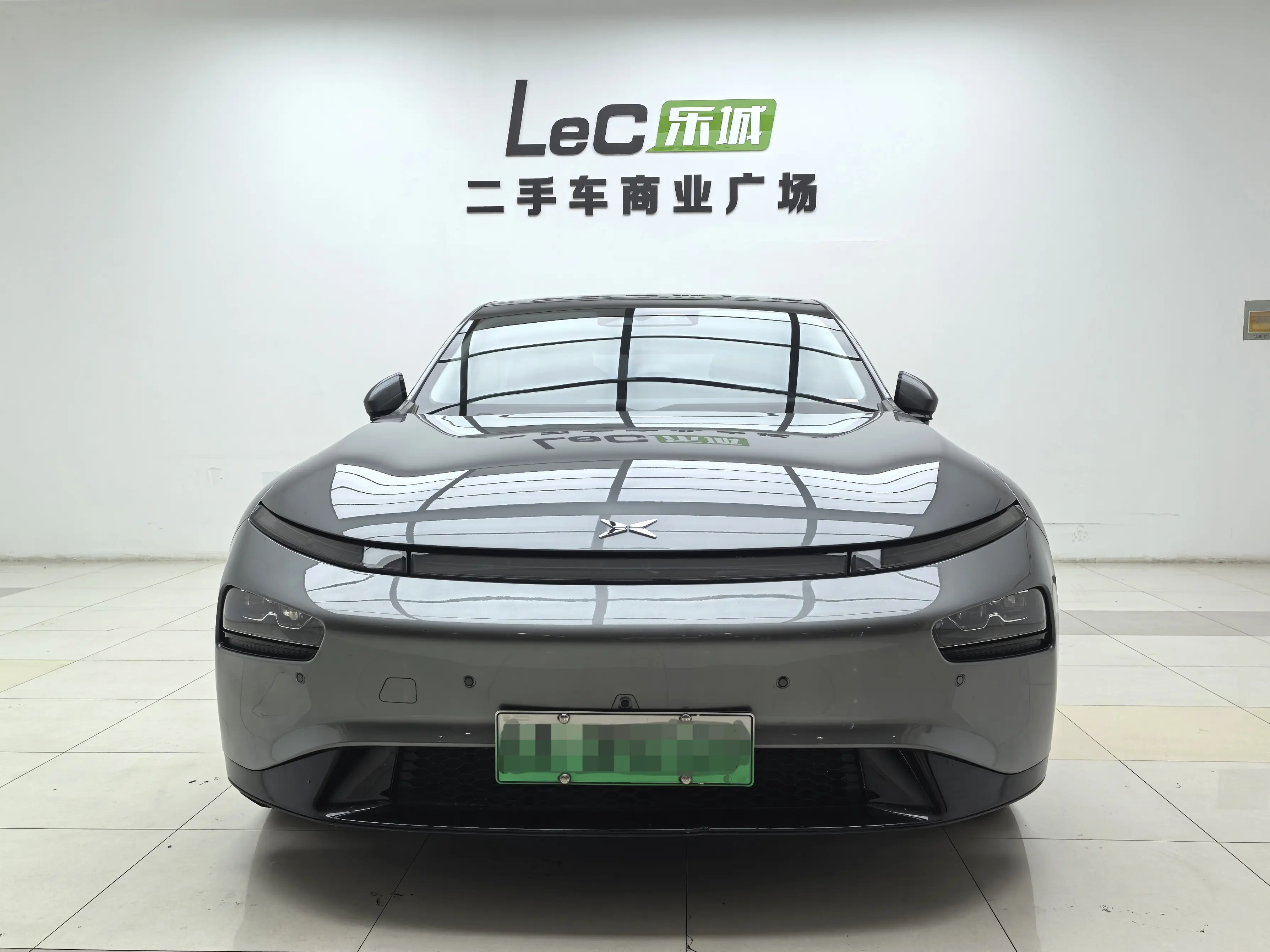 Xpeng P7  из Китая