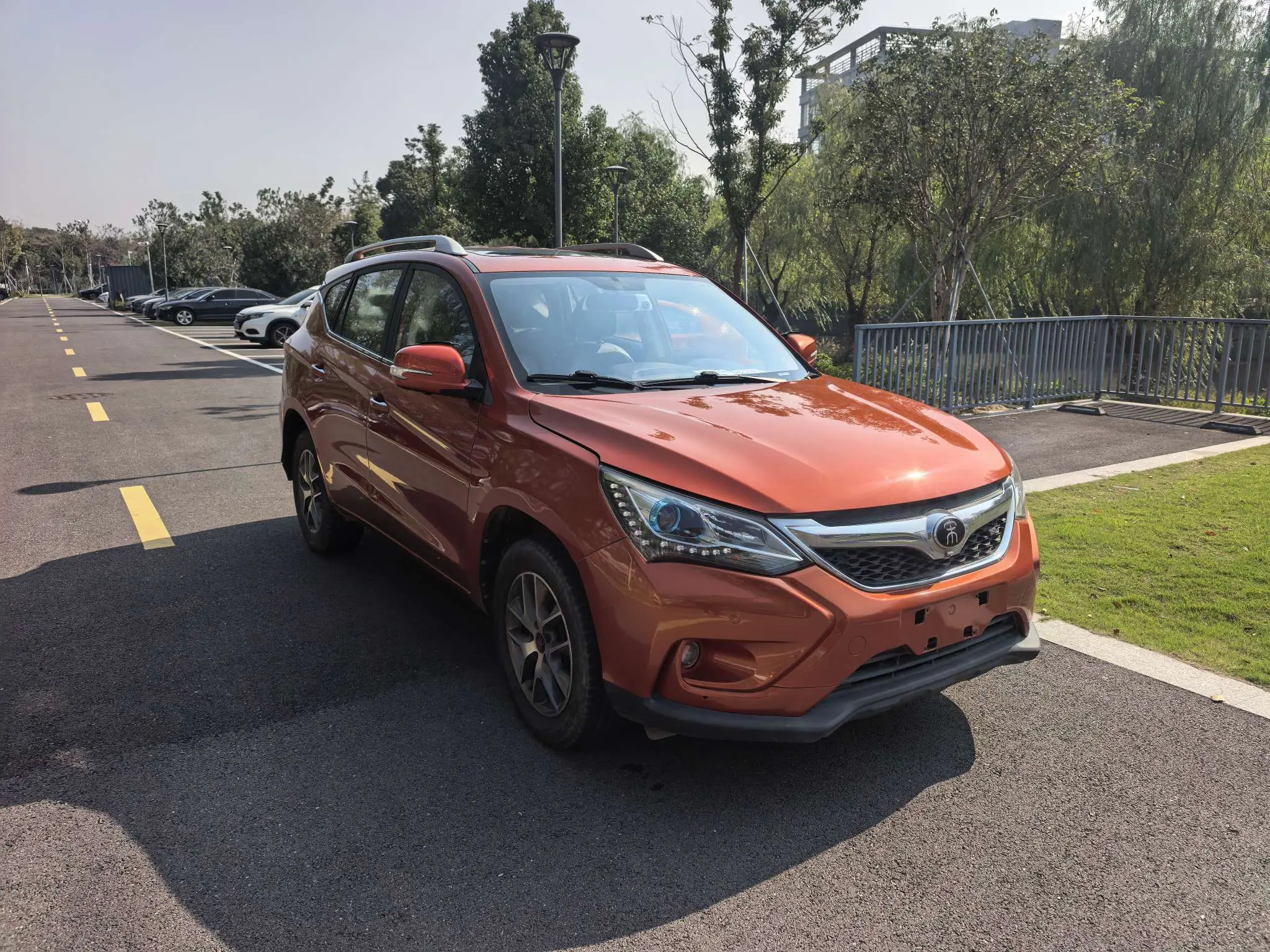 BYD Song  из Китая