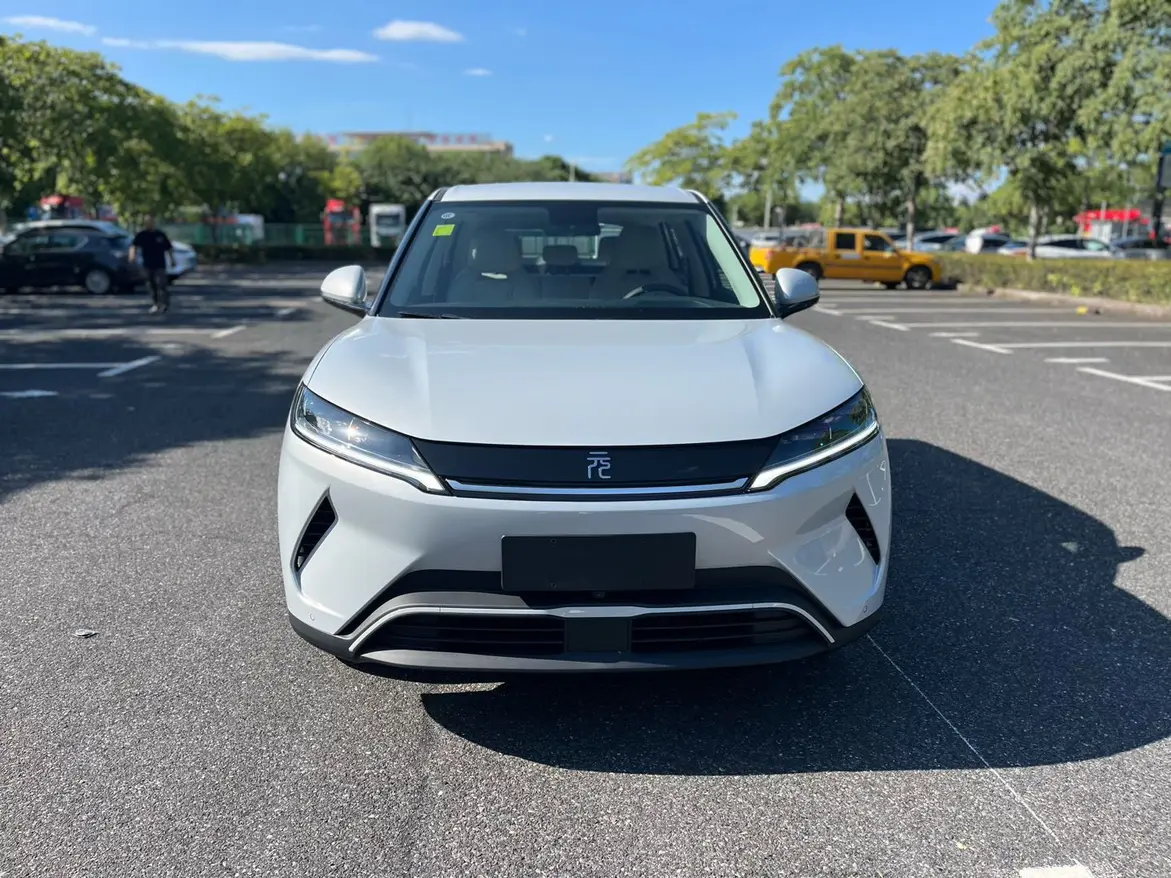 BYD Yuan UP  из Китая