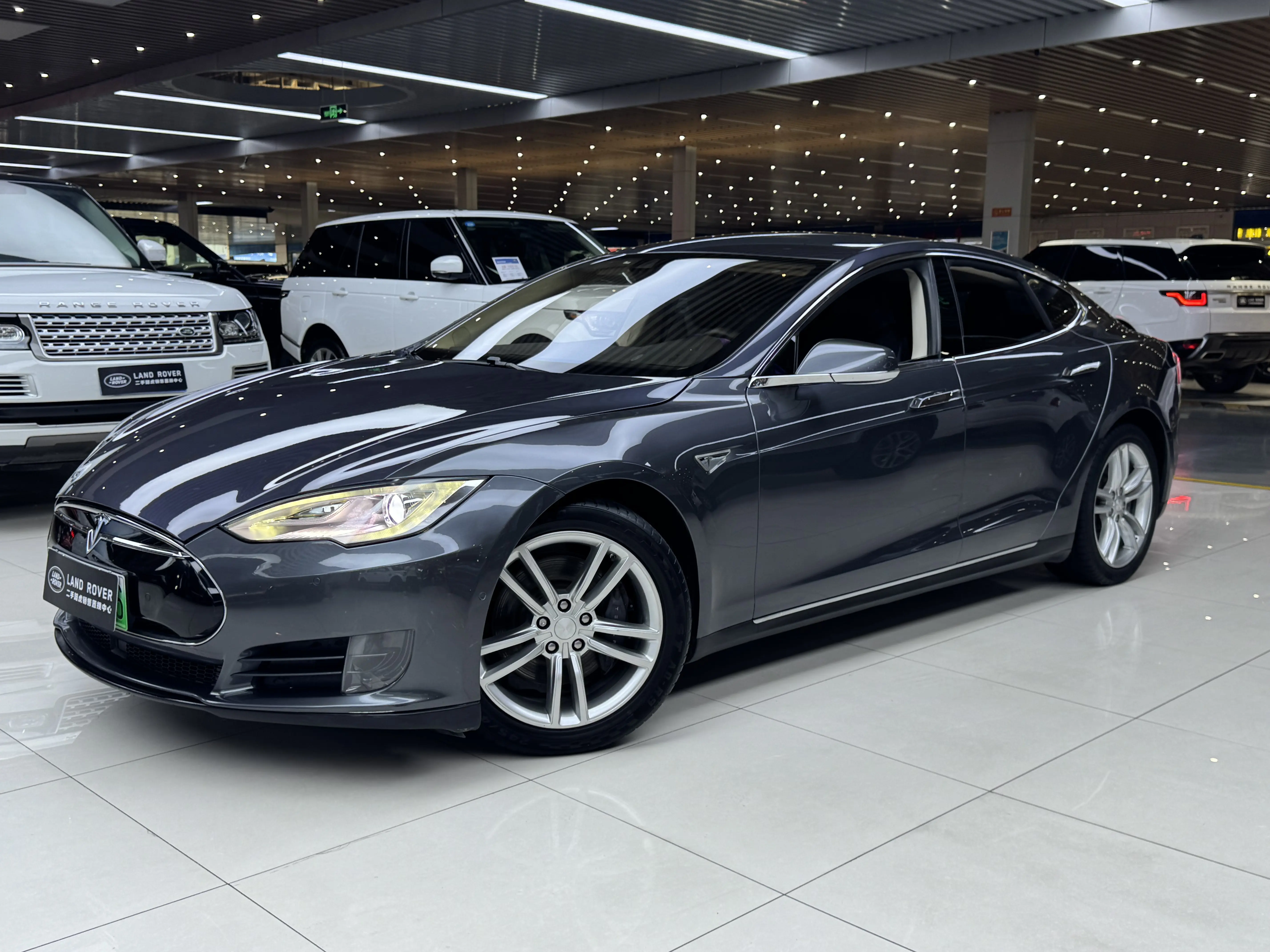 Tesla Model S  из Китая