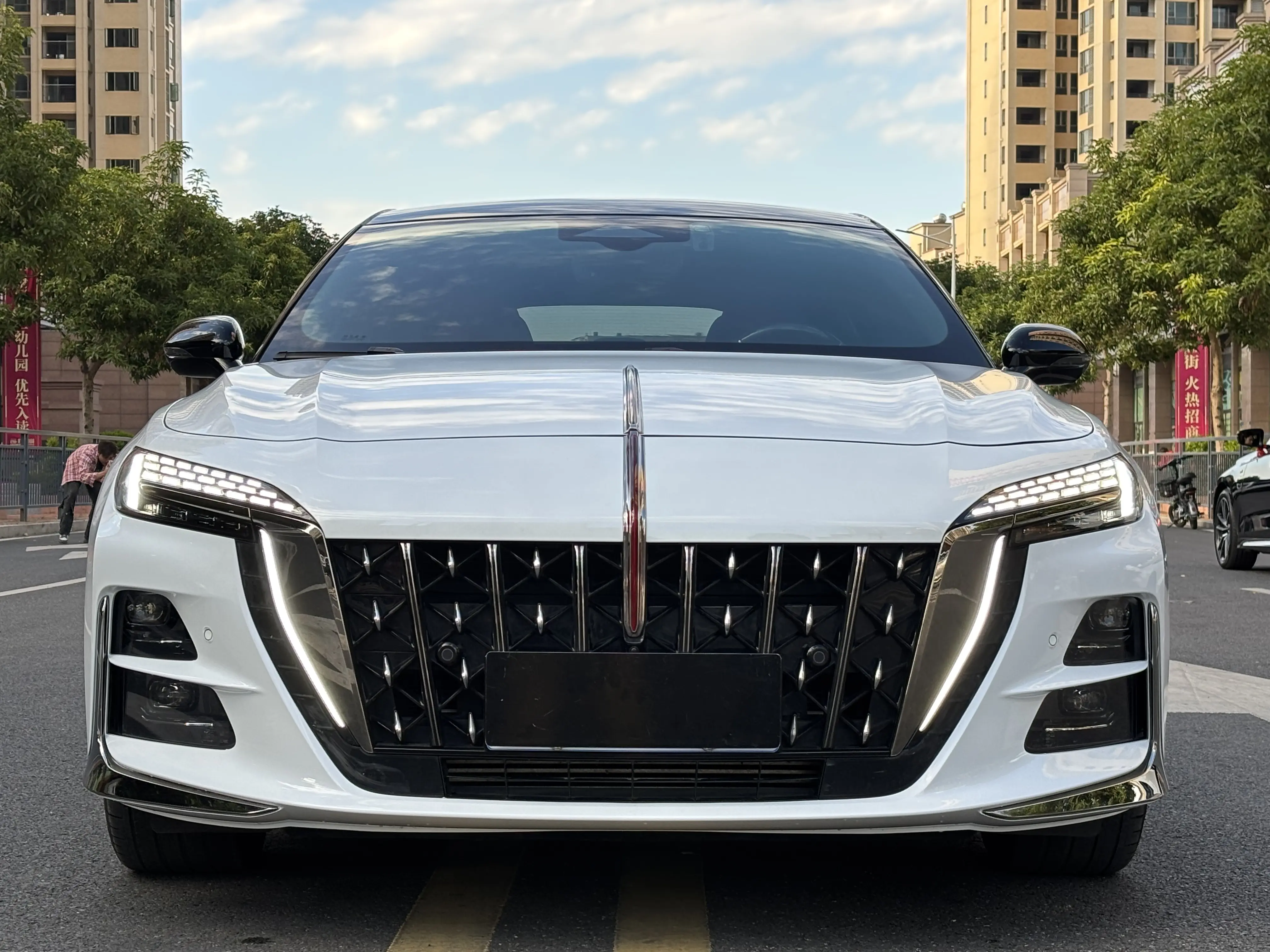 Hongqi H6  из Китая