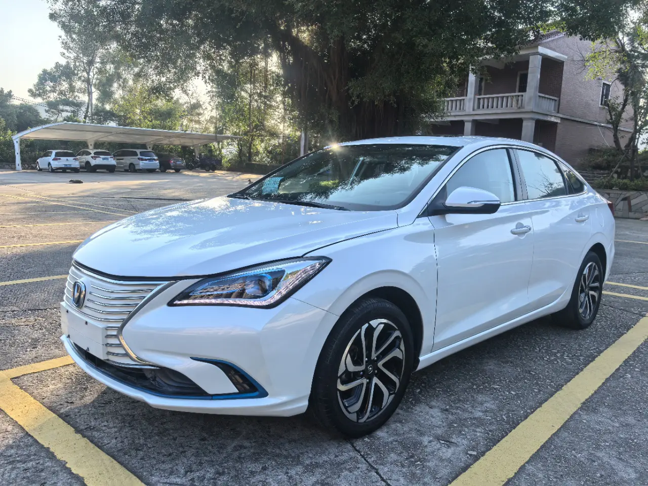 Changan Eado EV  из Китая