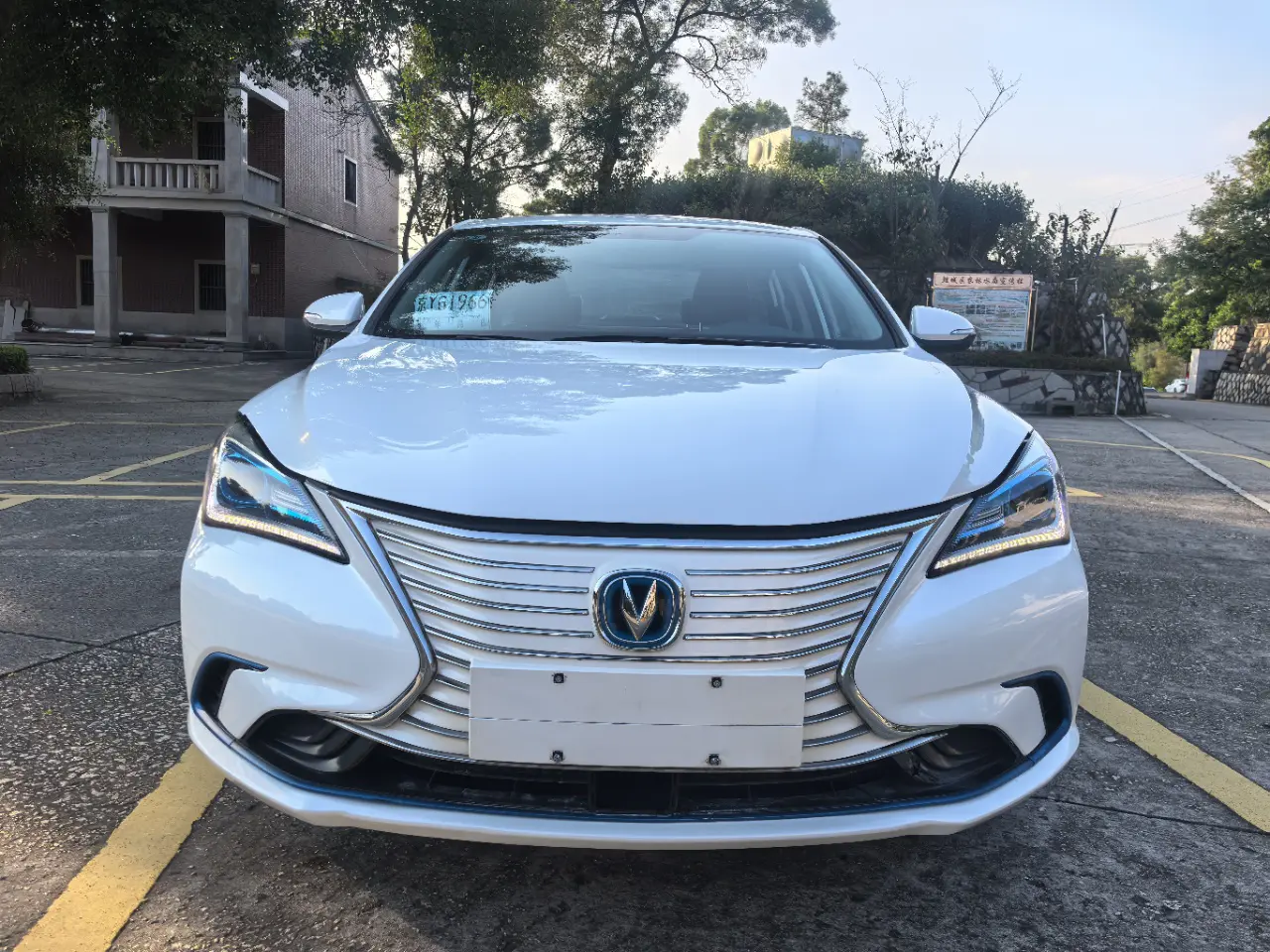 Changan Eado EV  из Китая