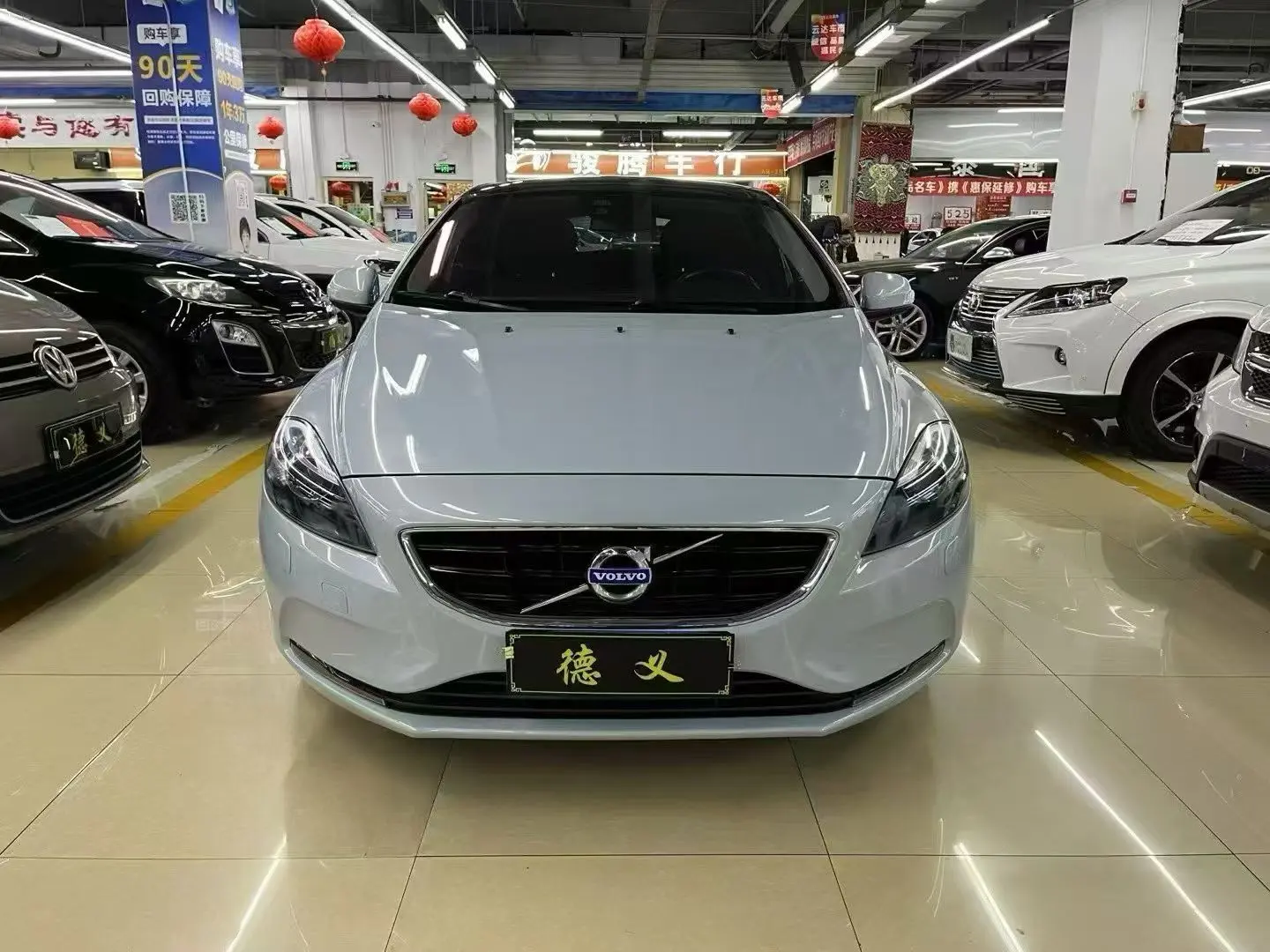 Volvo V40  из Китая