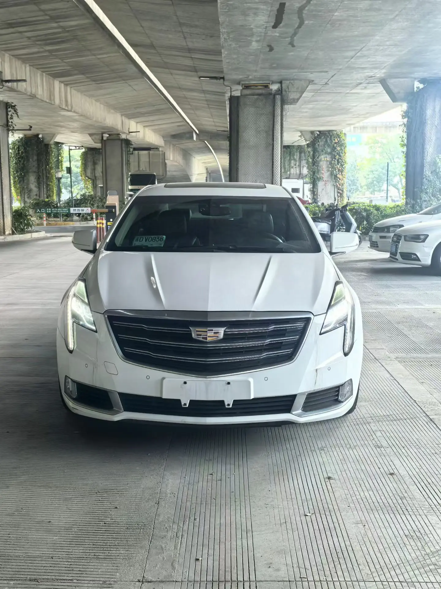Cadillac XTS  из Китая