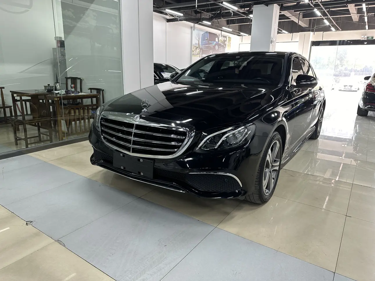 Mercedes-Benz E-Class  из Китая